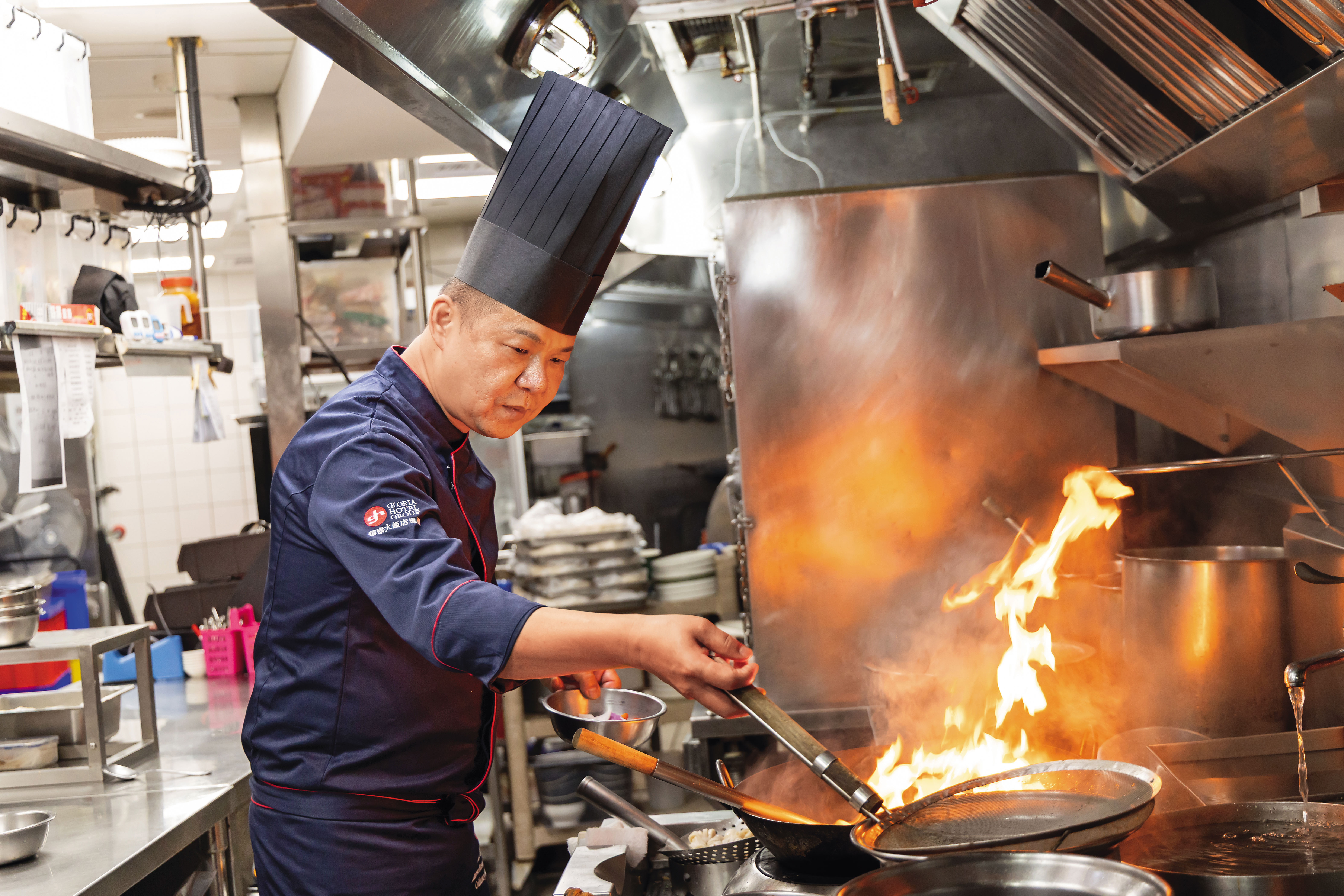 華泰王子飯店昔有「總統御用廚房」美譽，今日首間外館九華樓請來名廚黃傳明坐鎮新粵菜料理。