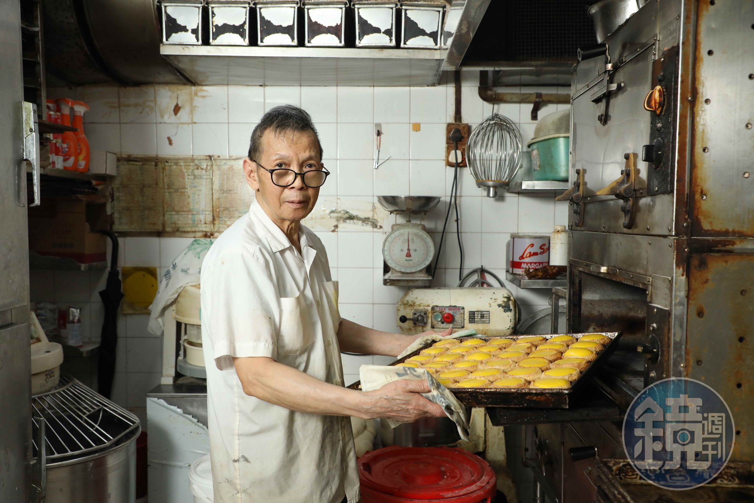 元老級柯師傅主要負責製作蛋撻,每日會出爐20至30盤。