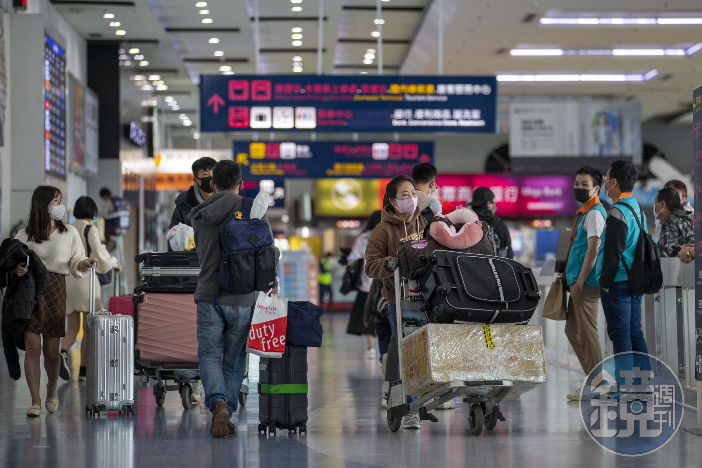 有旅客預計從高雄小港機場飛到日本沖繩來趟3天2夜的旅遊，近日卻收到航班異動通知，去程航班竟被改到回程當天早上，不少旅客都受到影響。（示意圖，資料照）