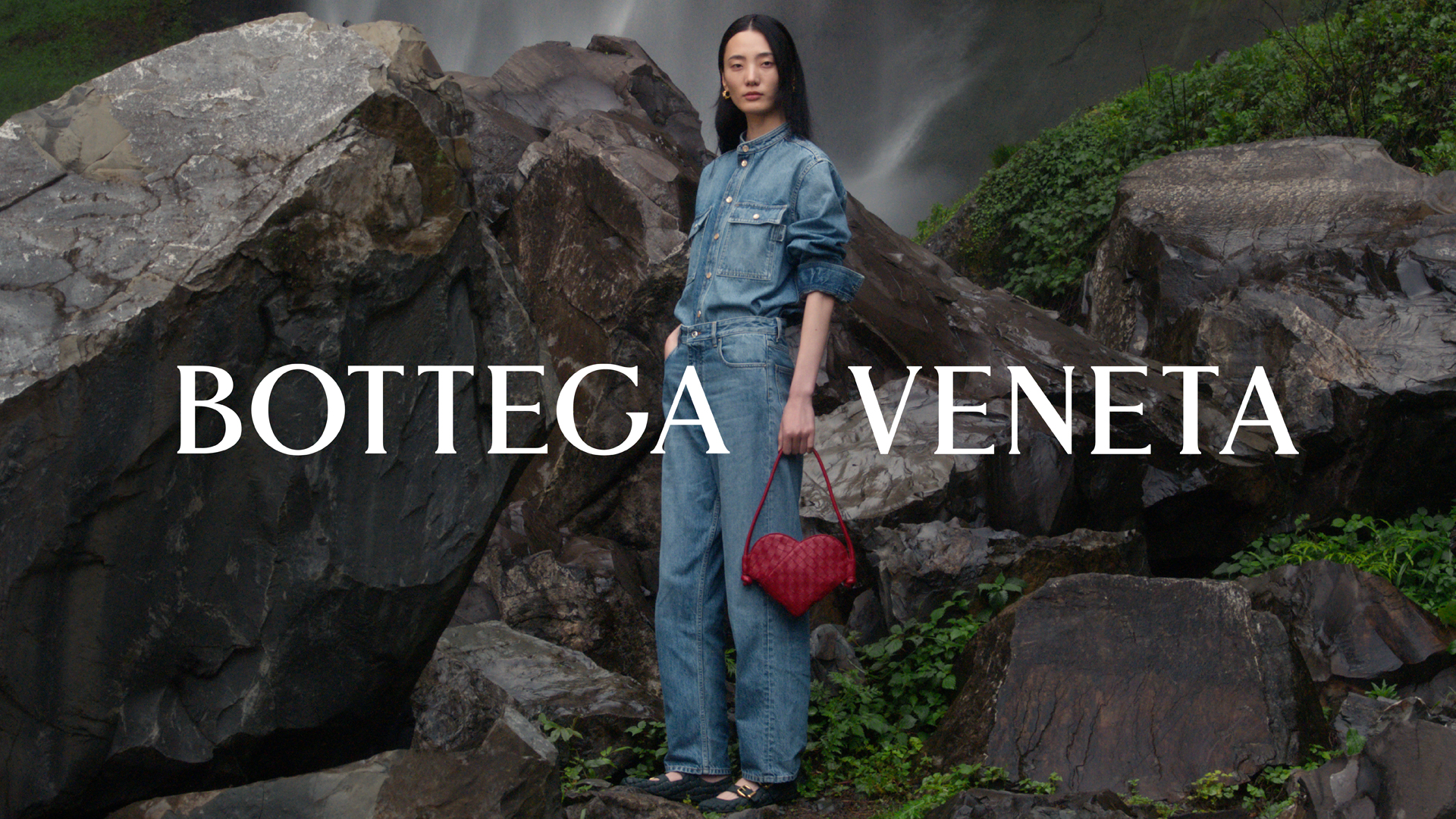 心形特別版Solstice肩背包以極為具象的方式傳達情愛。(BOTTEGA VENETA提供)