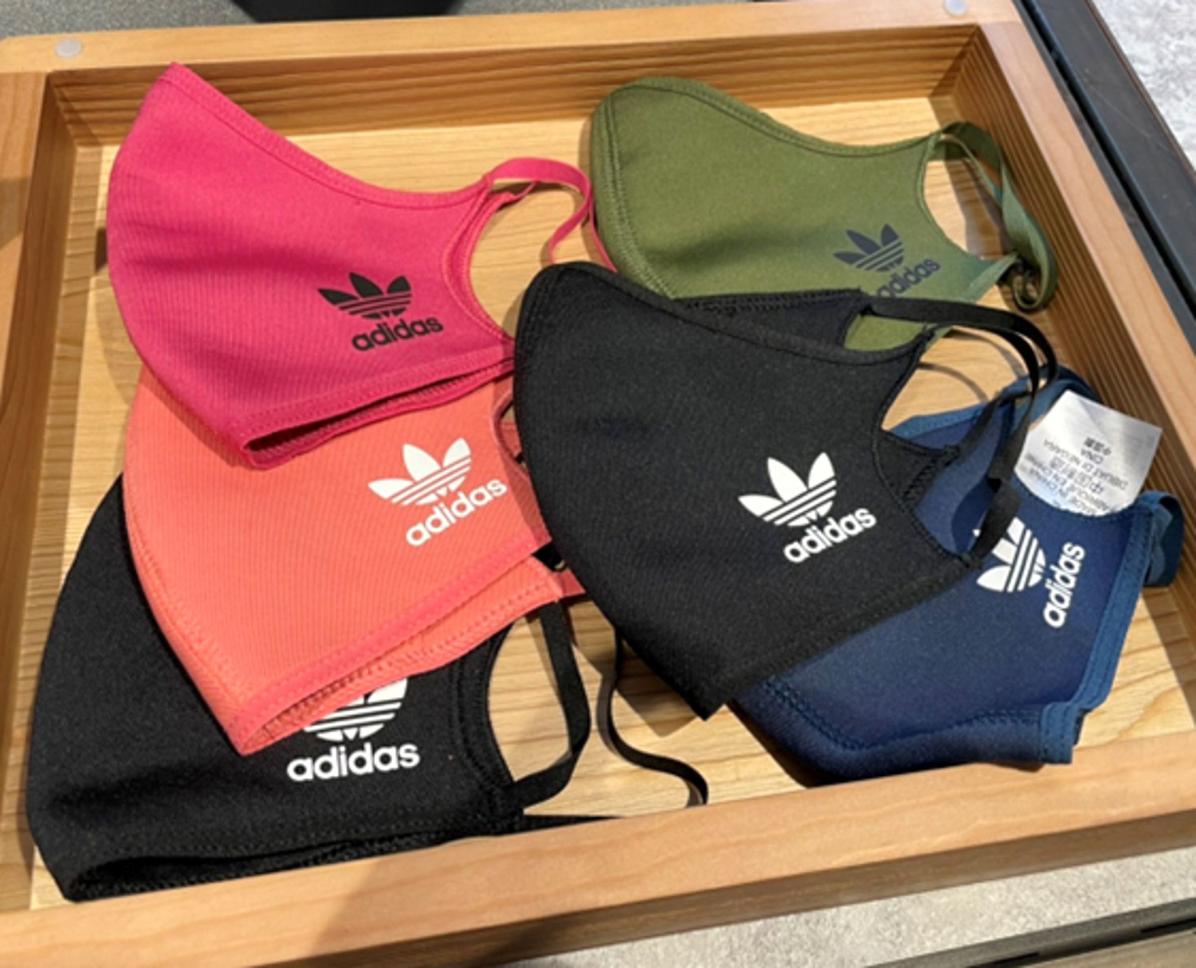 二億企業獲邀與adidas聯合開發「潮」口罩。(二億企業提供)