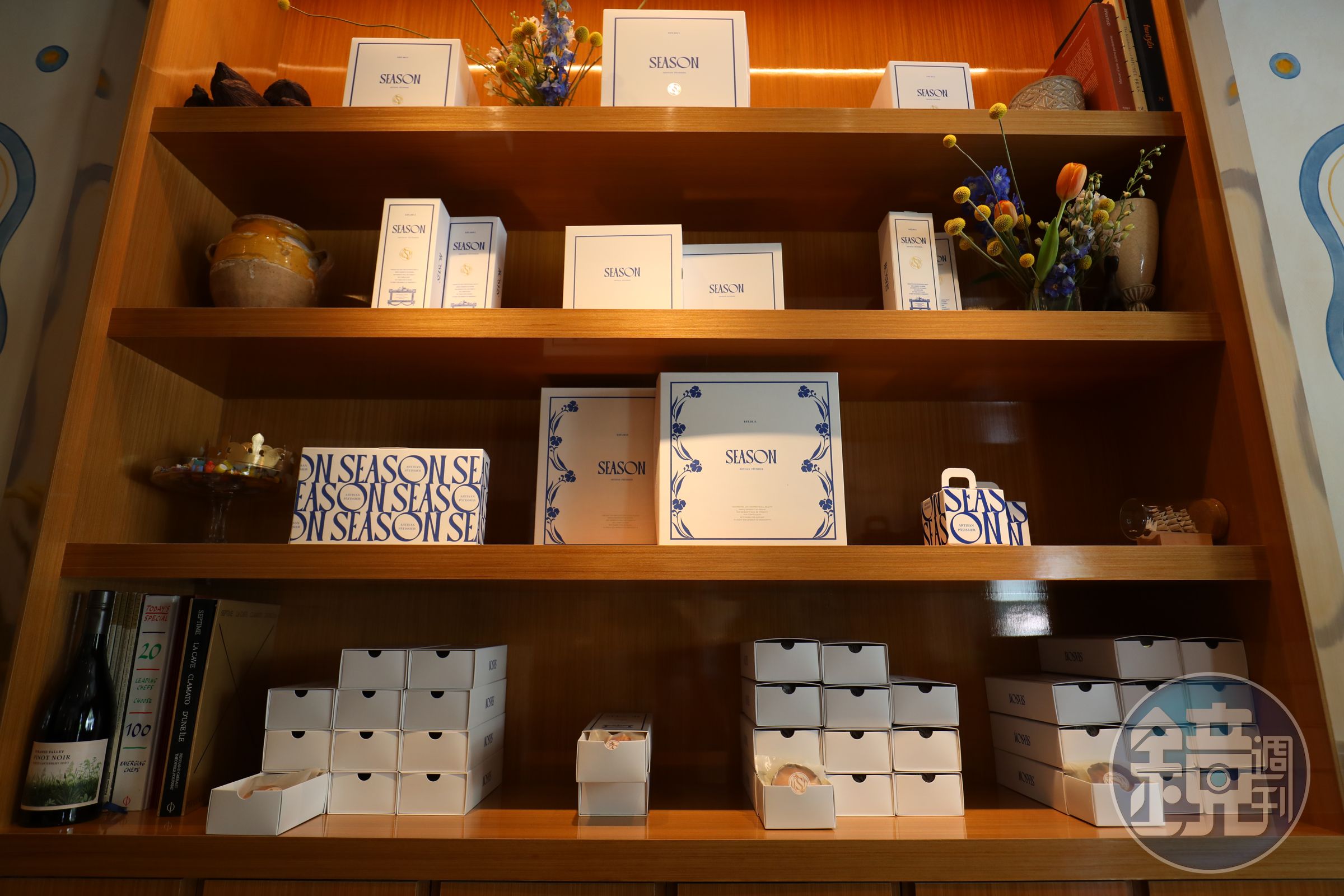 常溫甜點區展示6入和9入禮盒，試營運期間可享95折優惠。