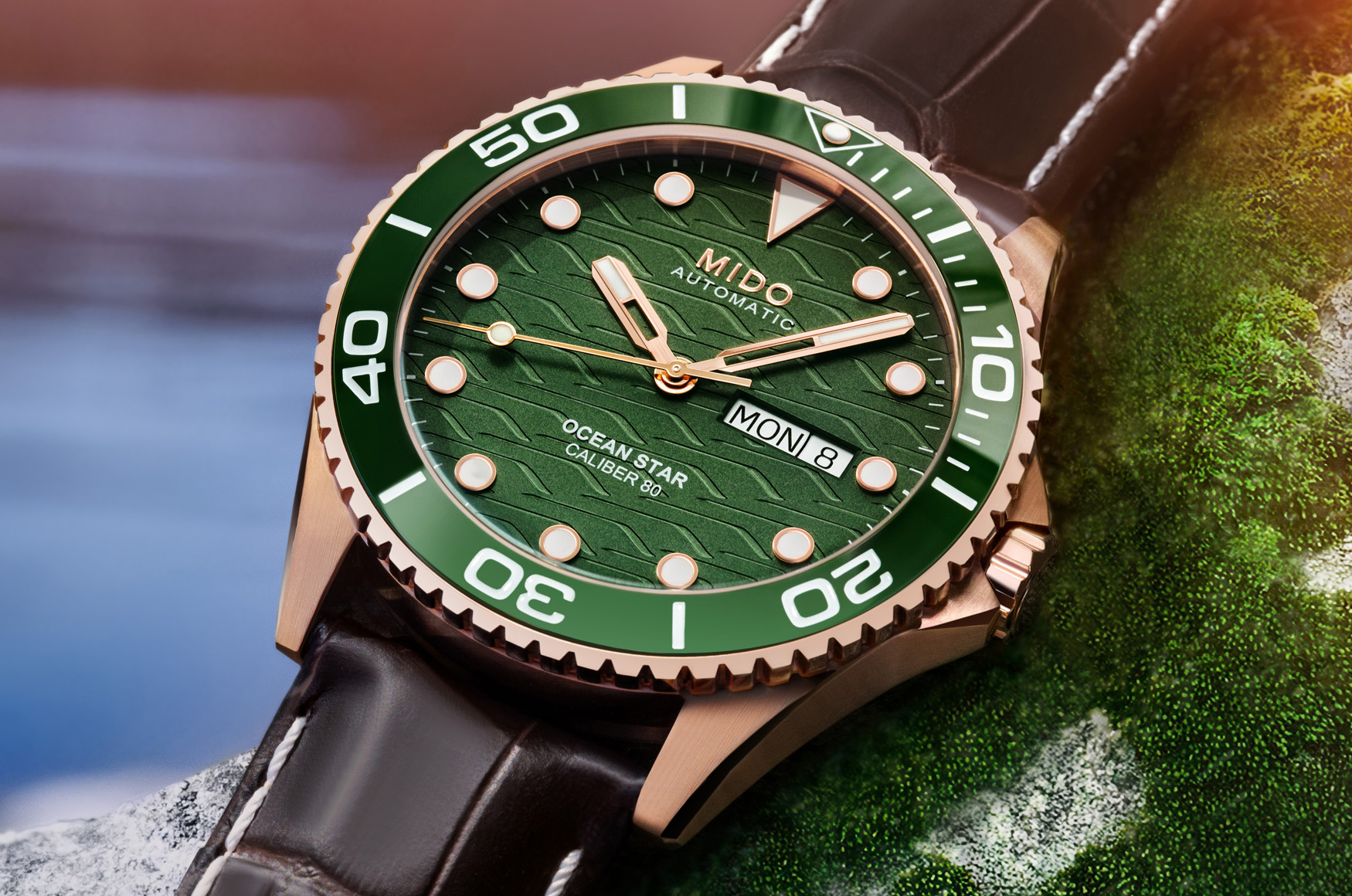 新錶2025／當湖水遇上夕陽！MIDO Ocean Star 200C「山湖綠金」新色