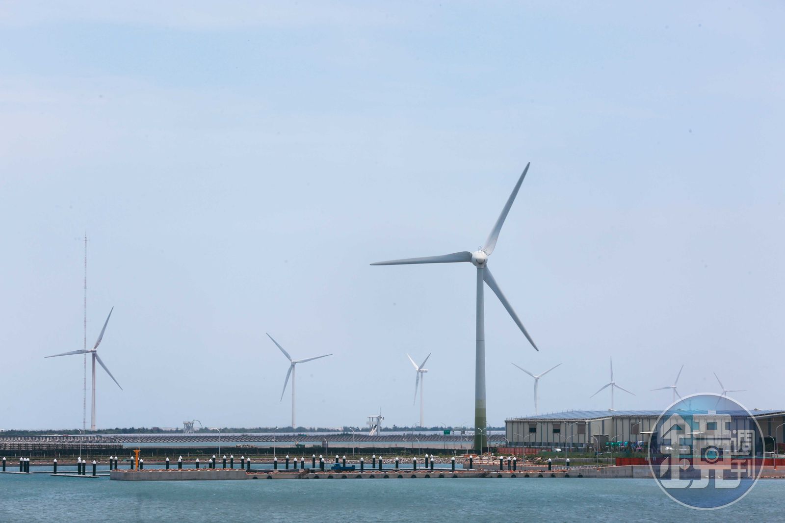 依全球風能協會統計，台灣目前離岸風電累計安裝量排名全球第7。（圖／鏡週刊提供）