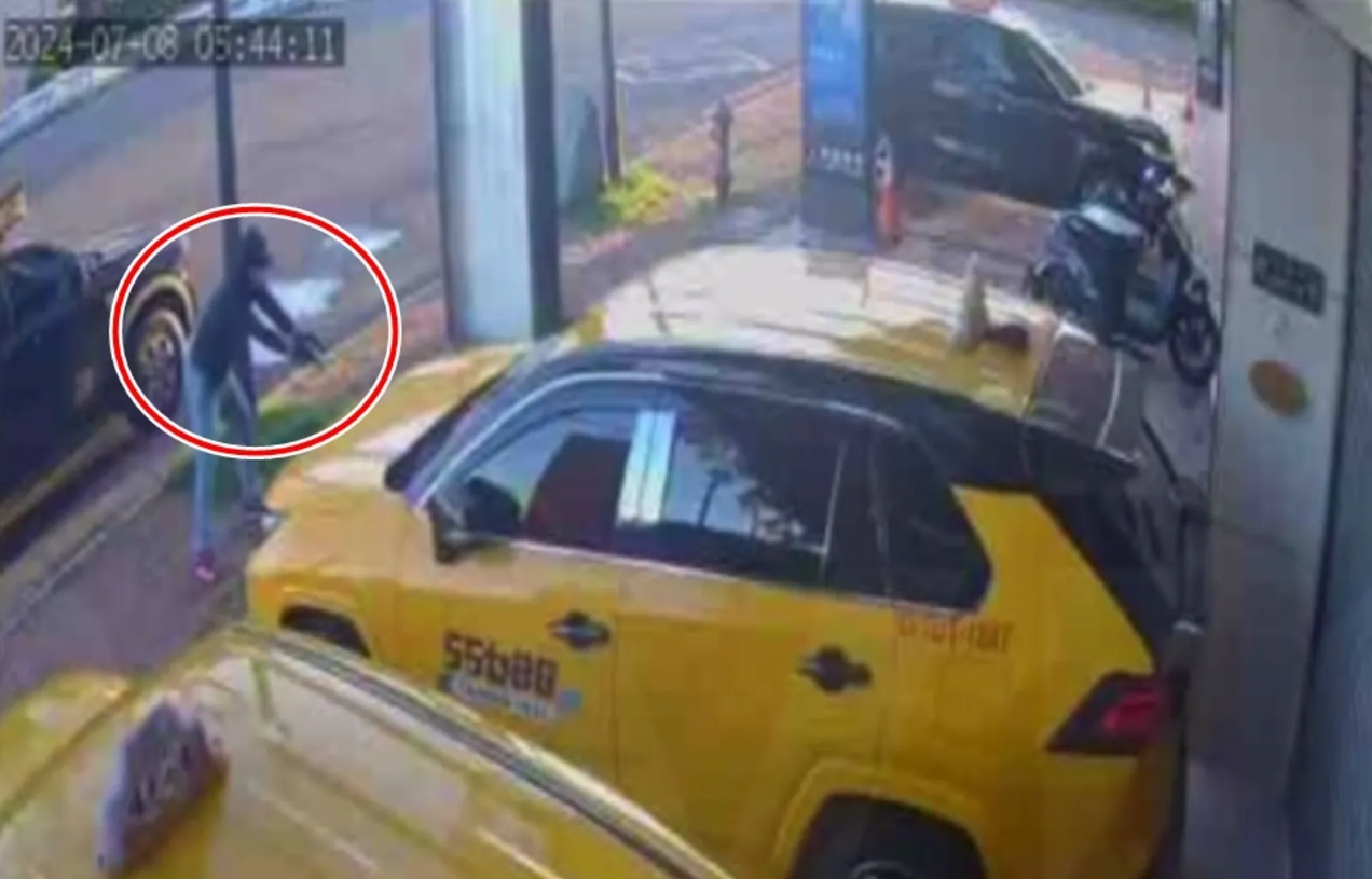 林士傑被擊中3槍，槍槍都命中要害，槍手旋即逃逸。（翻攝自網路）