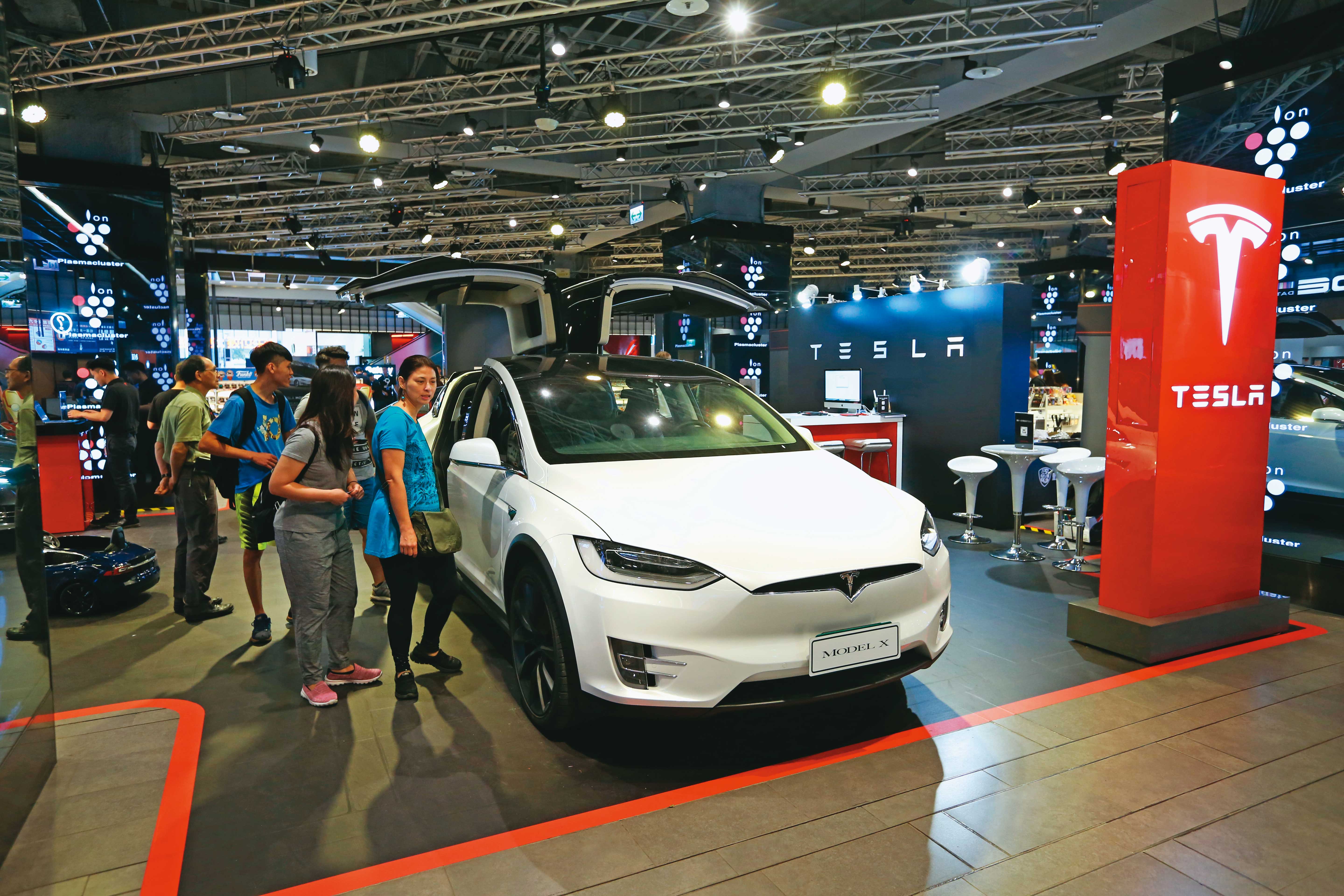 響應環保全世界吹起電動車熱,也讓非碳電力供應穩定成為各國關心議題。