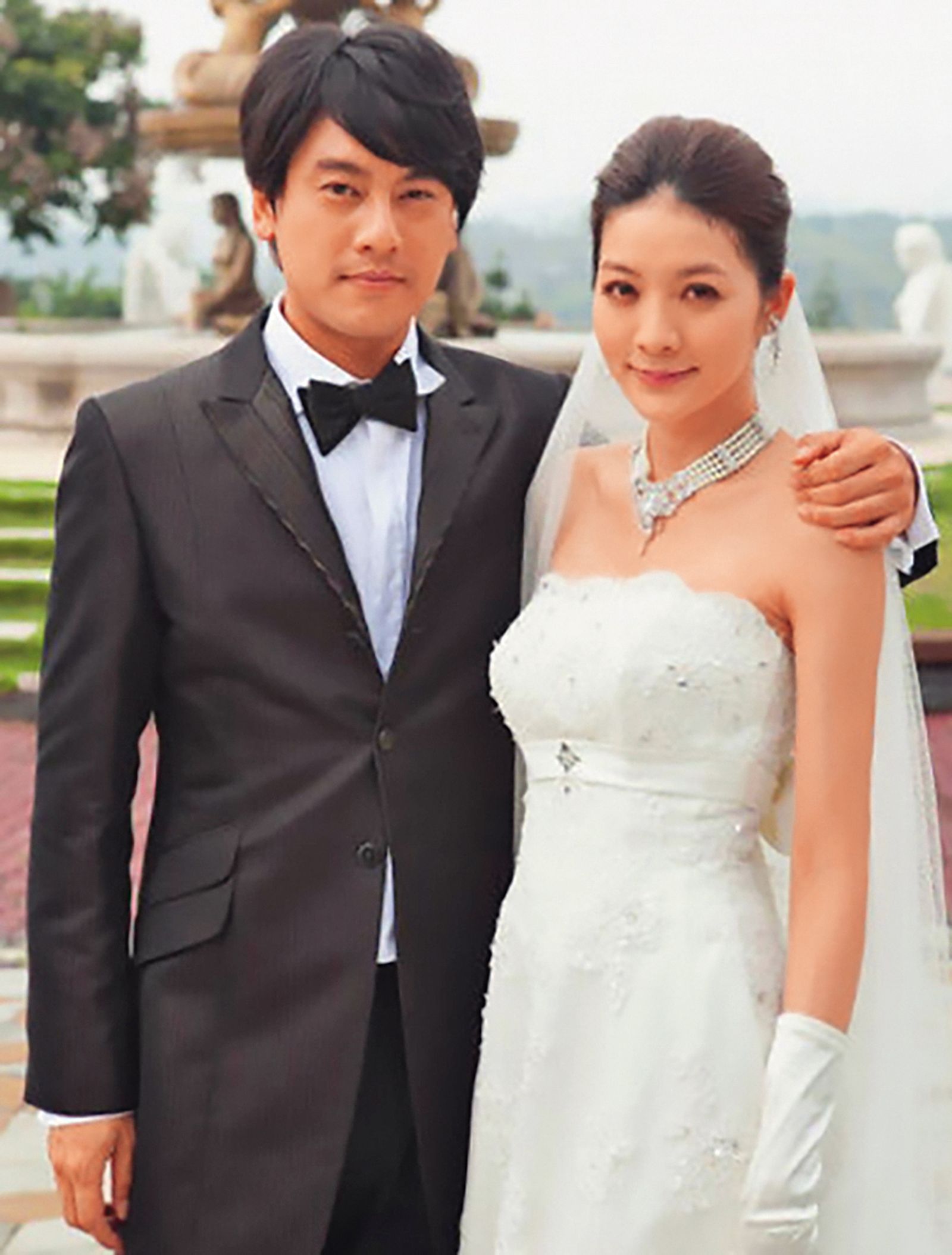 吳亞馨（右）曾和朱孝天（左）因戲傳出緋聞，如今兩人各自在中國大陸生活