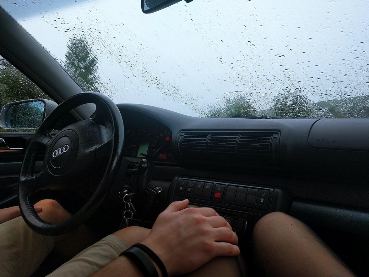 莊姓人夫出軌，還大膽將與小四車震照片在網上公開。（示意圖，Pexels）