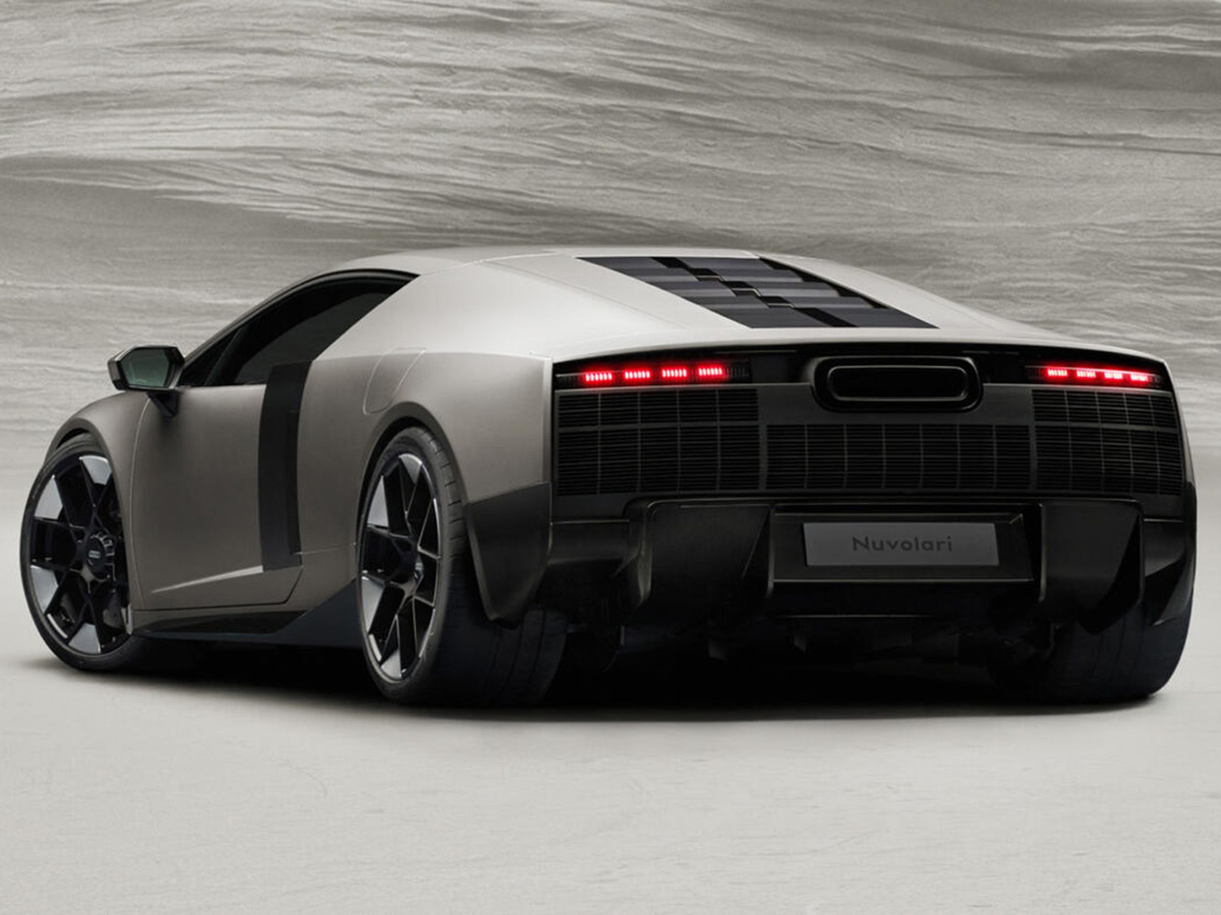Nuvolari 與 LAMBORGHINI Temerario 共享部分動力架構，由曾任 Lamborghini 技術主管、現任奧迪技術總監 Rouven Mohr 領軍開發，並結合奧迪 F1 團隊共同打造。