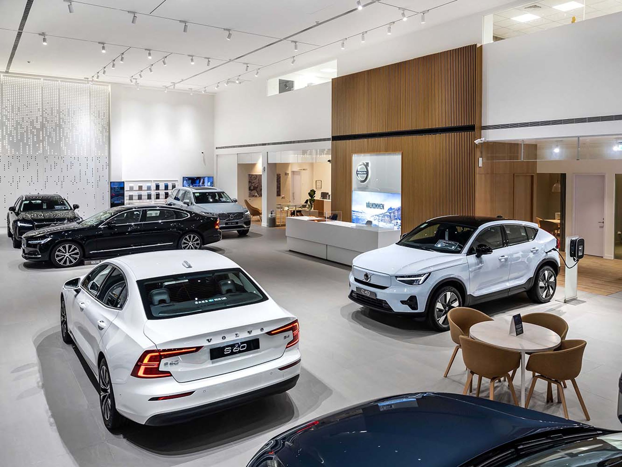 全新斥資兩億打造的高雄全新VOLVO展示服務中心。