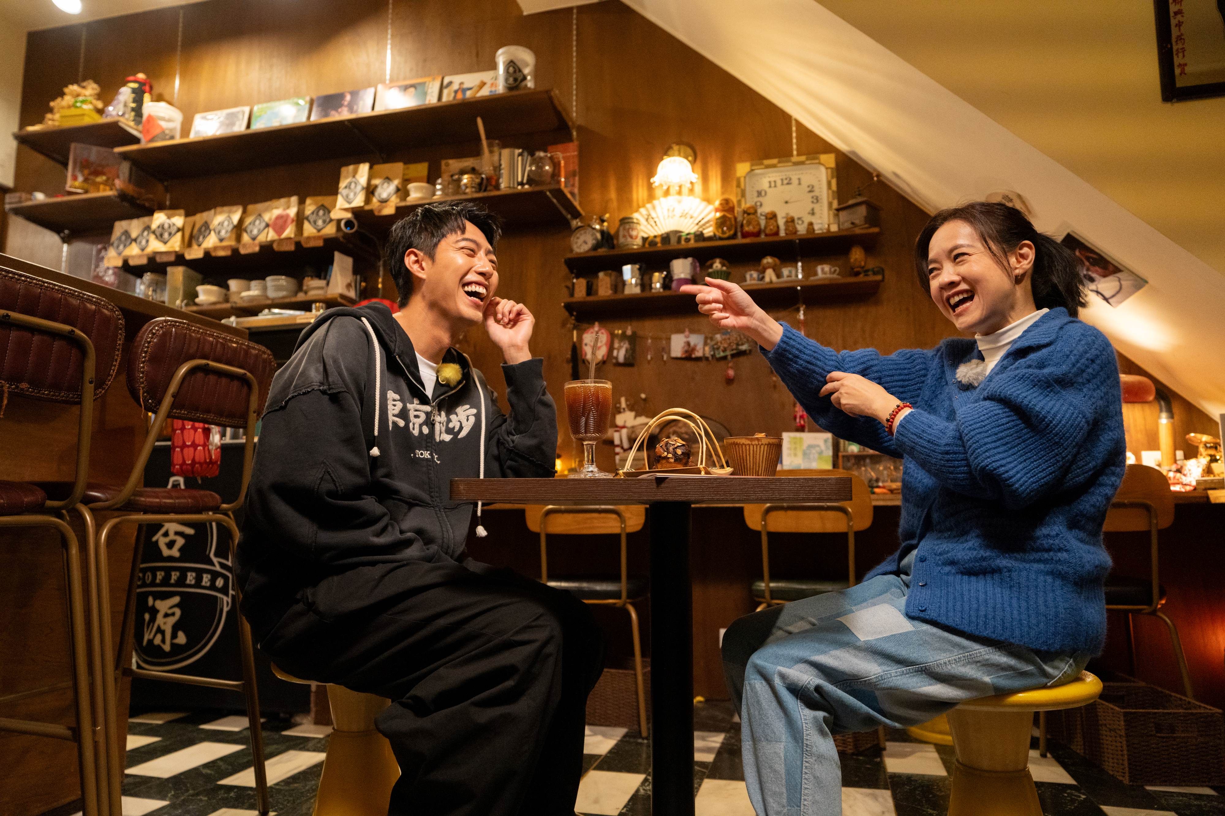 曾寶儀與蔡凡熙一起同遊台南。（三立提供）