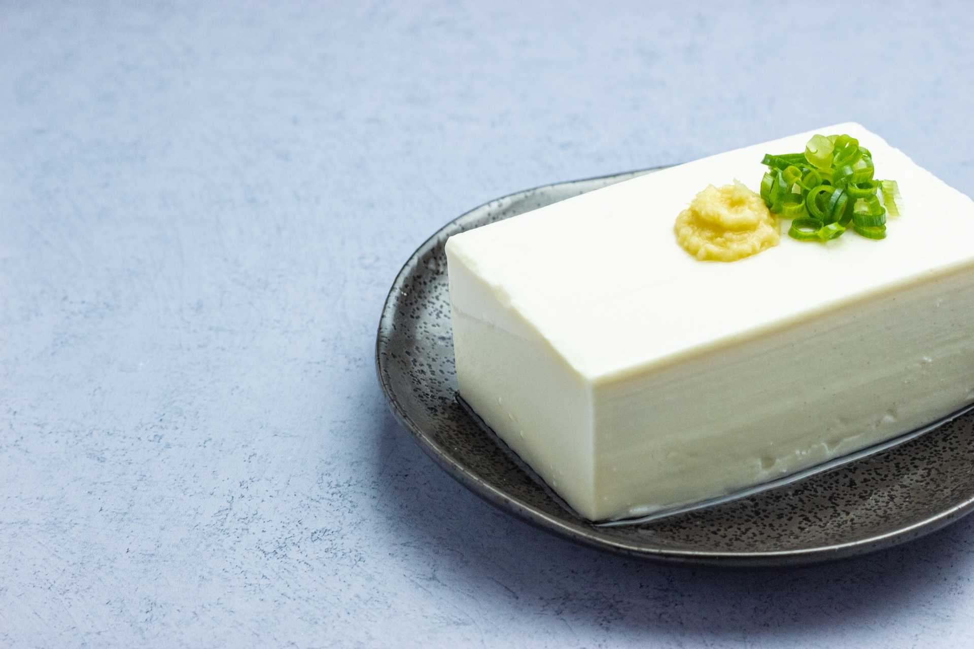 營養師指出，板豆腐與嫩豆腐雖同為黃豆製品，但營養成分並不相同。（翻攝自photo-ac）