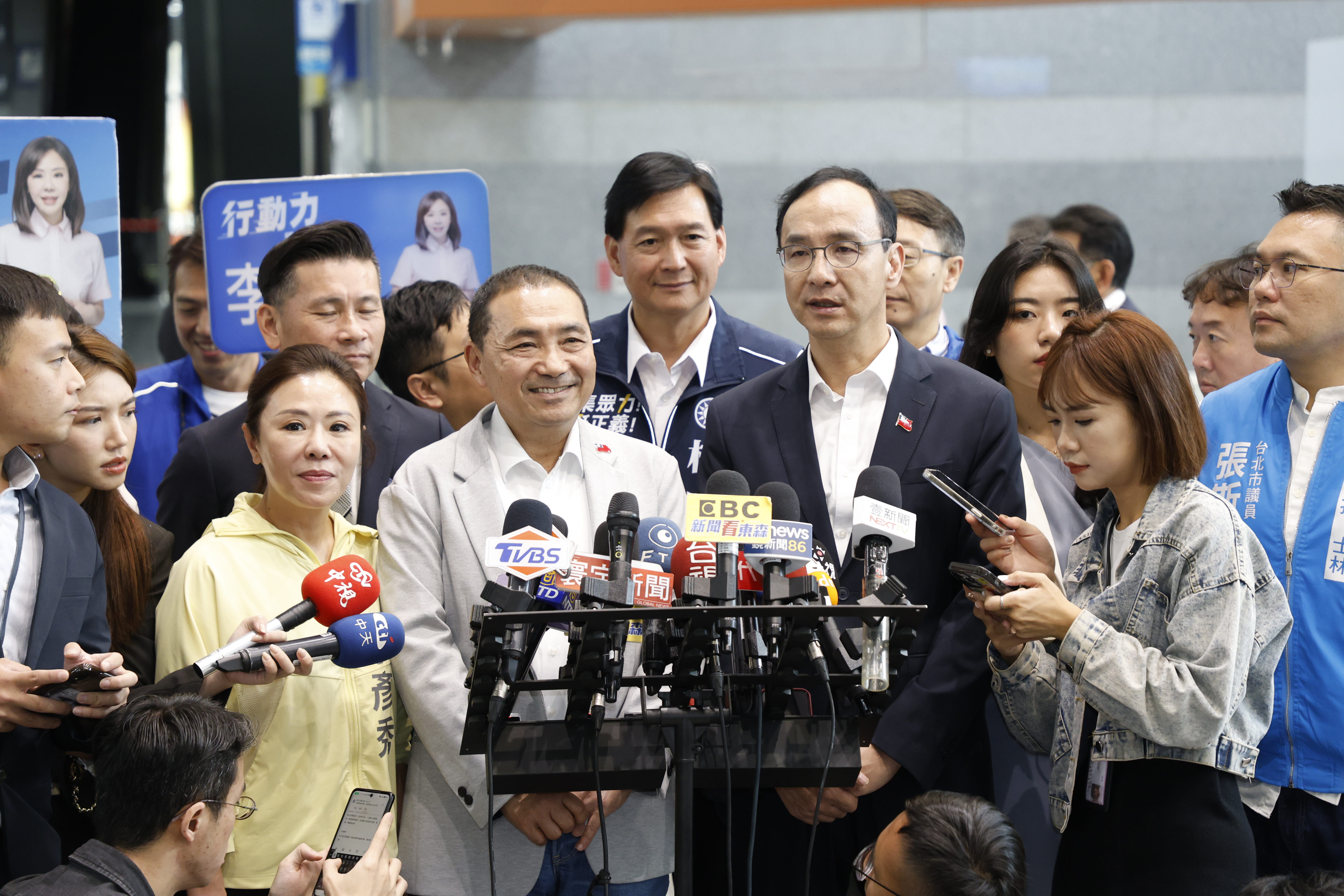 朱立倫與侯友宜一起出席台灣觀光產業現在與未來聯誼餐會活動。（國民黨文傳會提供）