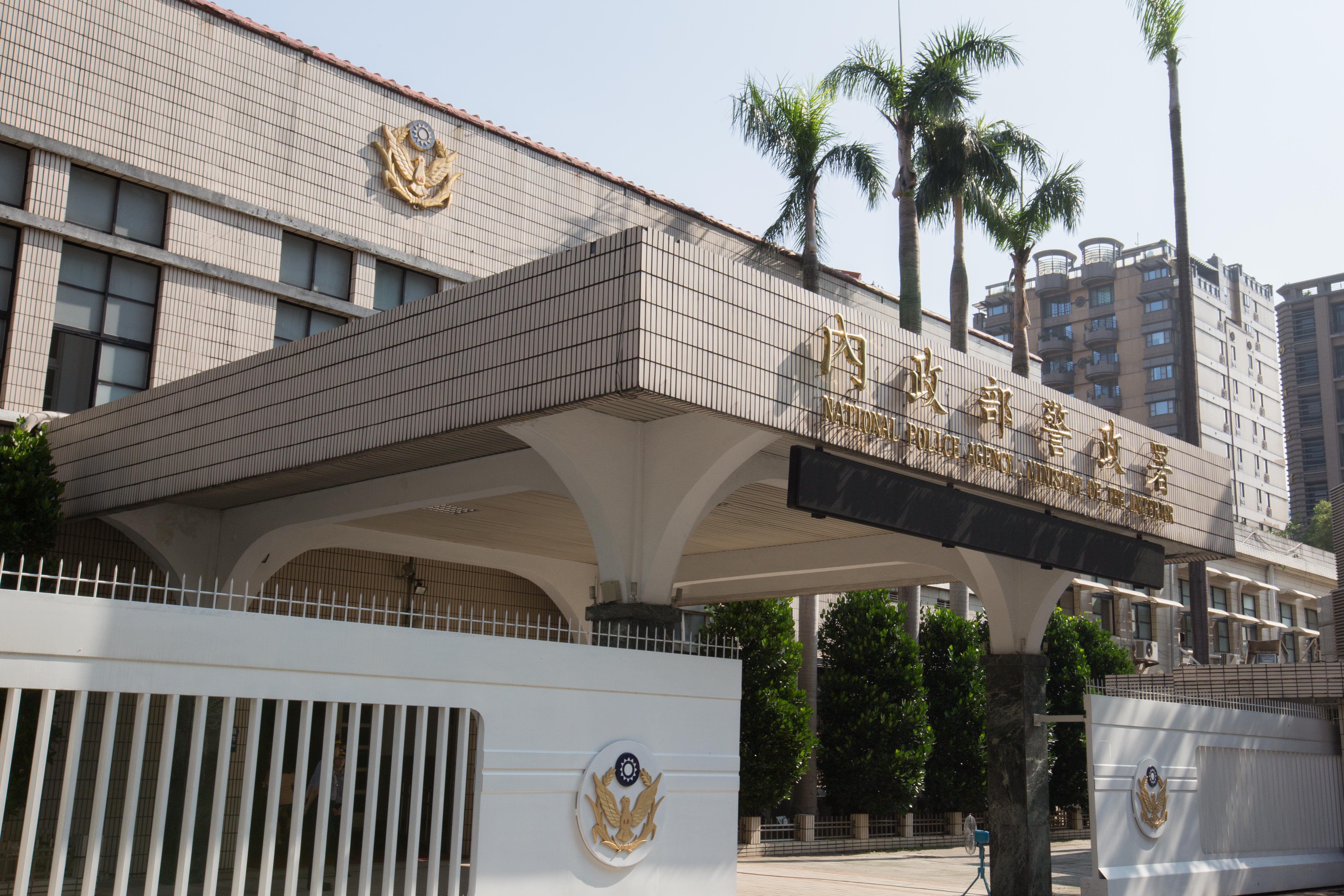 針對矢板明夫遭襲一案,警政署譴責暴力,並表示將持續清查是否涉及境外勢力。