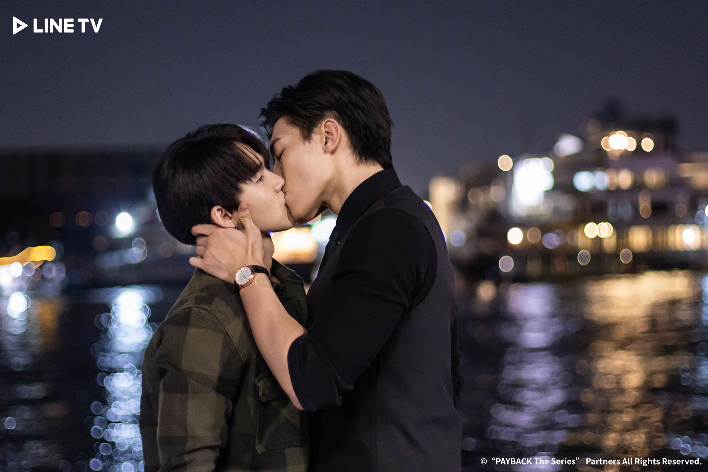 Toptap（右）與Minlee感謝觀眾對《償還 PAYBACK》的喜愛，希望早日來台灣跟大家見面。（LINE TVㄊ