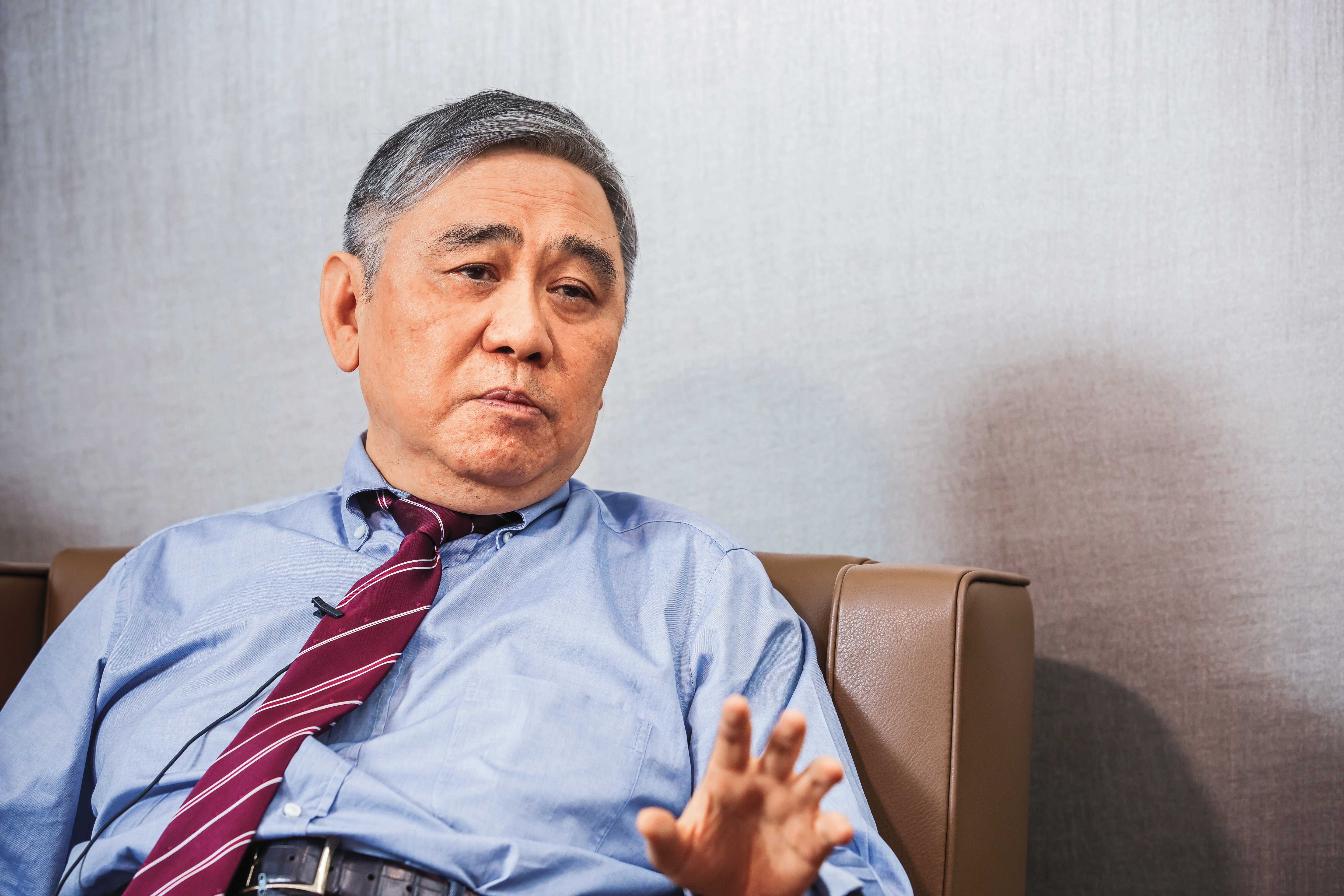 王文洋與番薯台前總經理許耀仁介紹的宋、劉2女發生關係後，都付出大筆金錢。