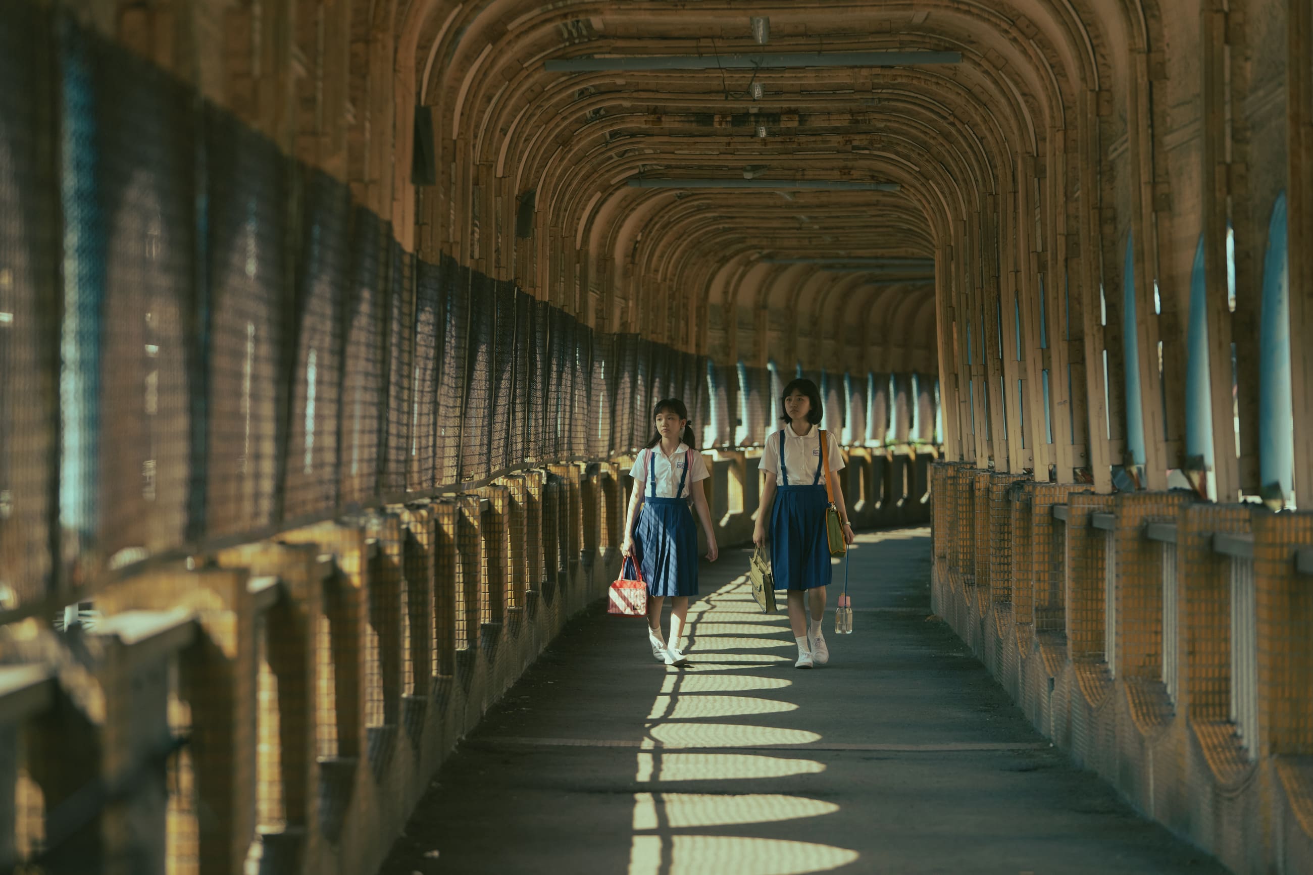 《女孩》的場景之一，是當年舒淇拍侯孝賢《千禧曼波》的基隆中山橋，而舒淇拍《女孩》也是由侯孝賢所催生。（甲上娛樂提供）