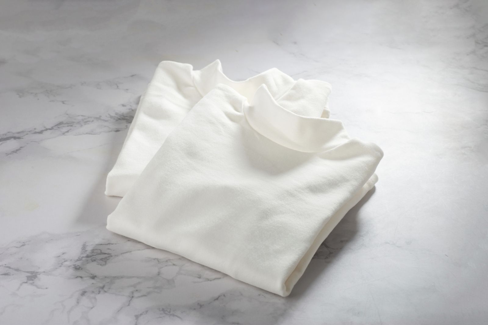 發熱衣竟有效期!UNIQLO親曝「2大檢查法」不是穿到破 一看秒懂換新時機