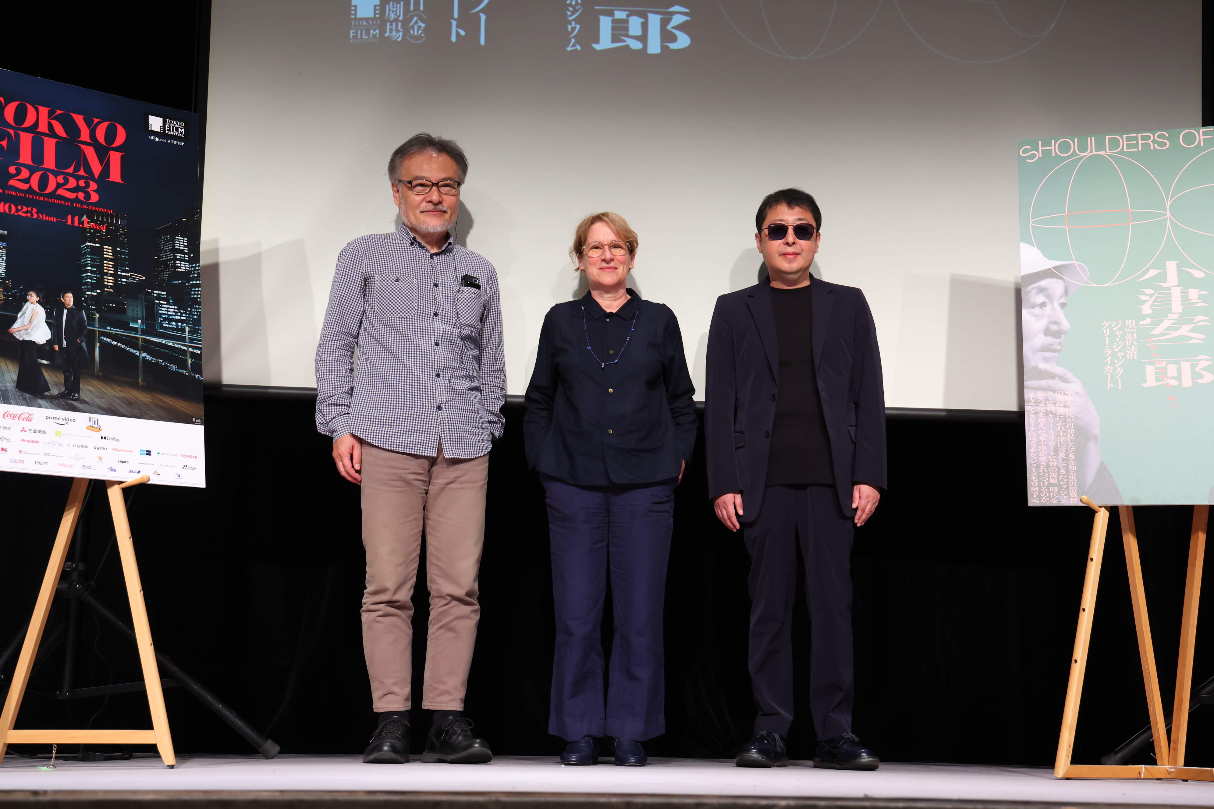 日本導演黑澤清(左起)、美國導演凱莉萊卡特、中國導演賈樟柯出席對談活動分享對小津安二郎作品的看法與解讀。(東京國際影展提供)