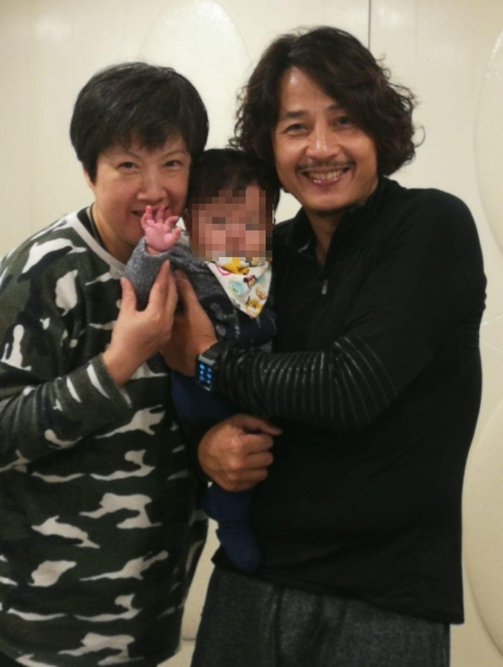 黃澤鋒老婆陳麗麗以52歲高齡產下一女,沒想到6年後再度懷孕。(翻攝自黃澤鋒臉書)