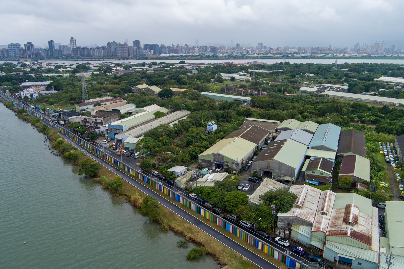 台灣類似國土爭議仍多，管理措施仍需精進。
