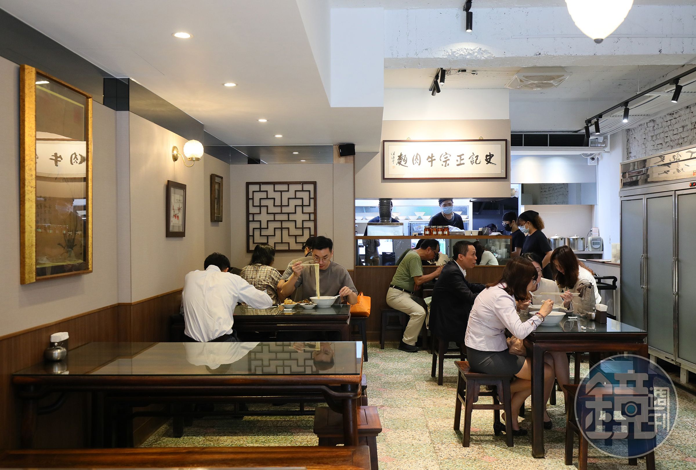 搬遷到四平街新址的史記，仍保有原先的裝潢風格，店內座位數不變。