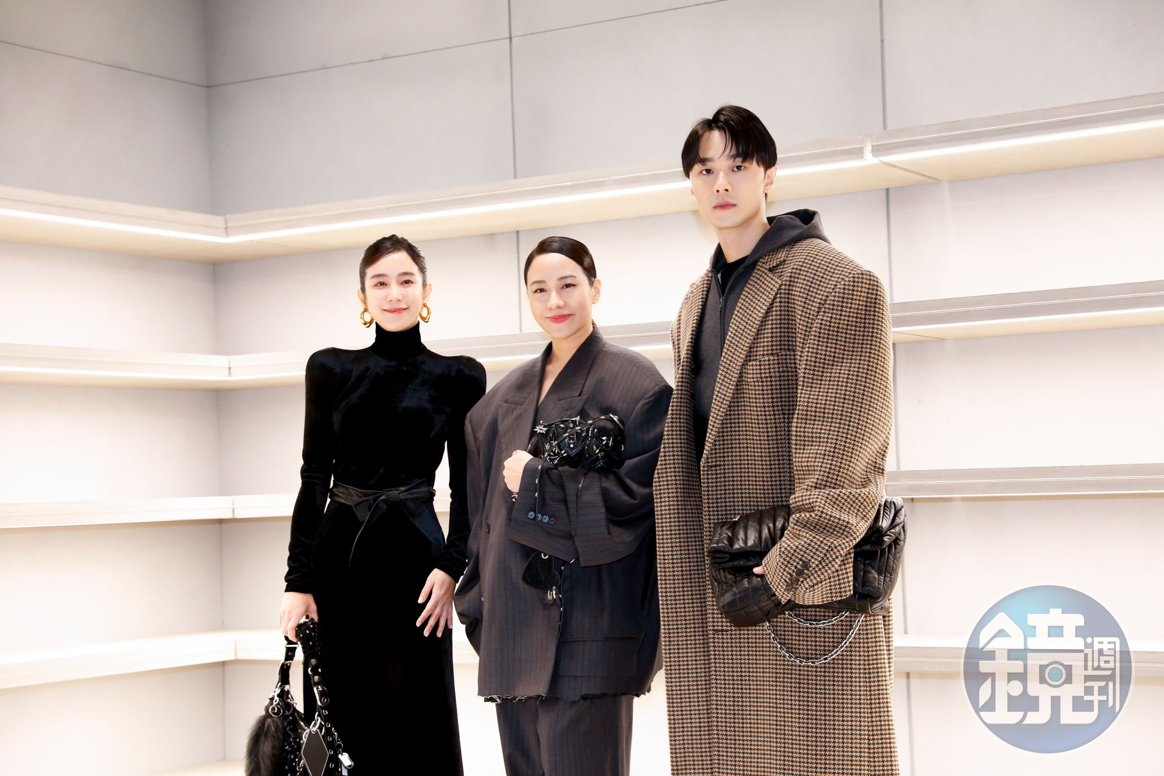 林嘉欣(中)、温貞菱(左)、施柏宇(右)出席Balenciaga台北101全新概念店開幕。