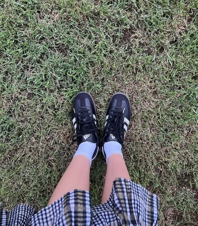 愛迪達SAMBA鞋經天團BLACKPINK中Jennie分享,立即狂賣。(翻攝自IG jennierubyjane)
