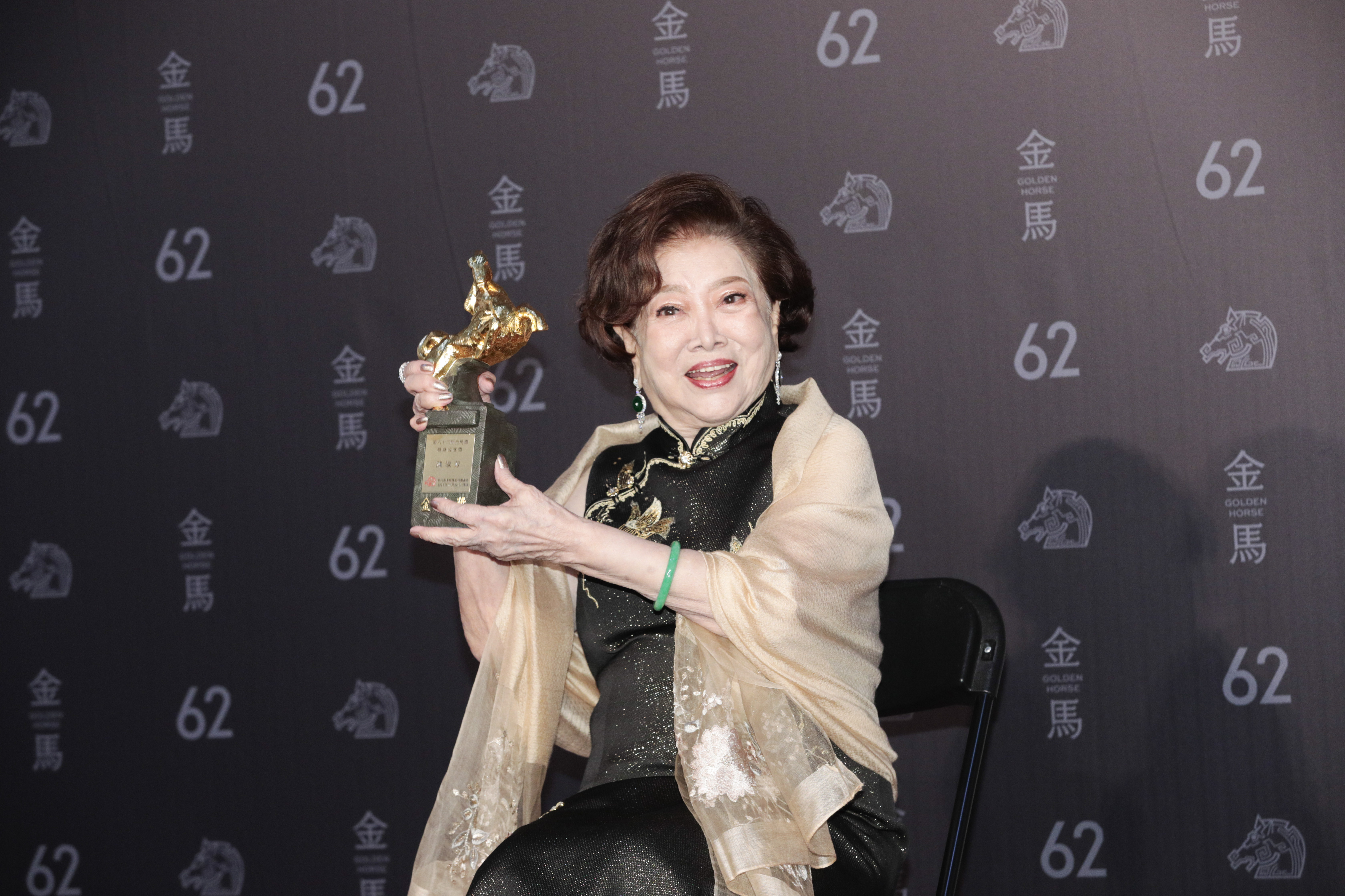 陳淑芳以電影《孤味》拿下第57屆金馬獎最佳女主角，並且在同一屆以《親愛的房客》拿下金馬獎最佳女配角，締造影史紀錄。