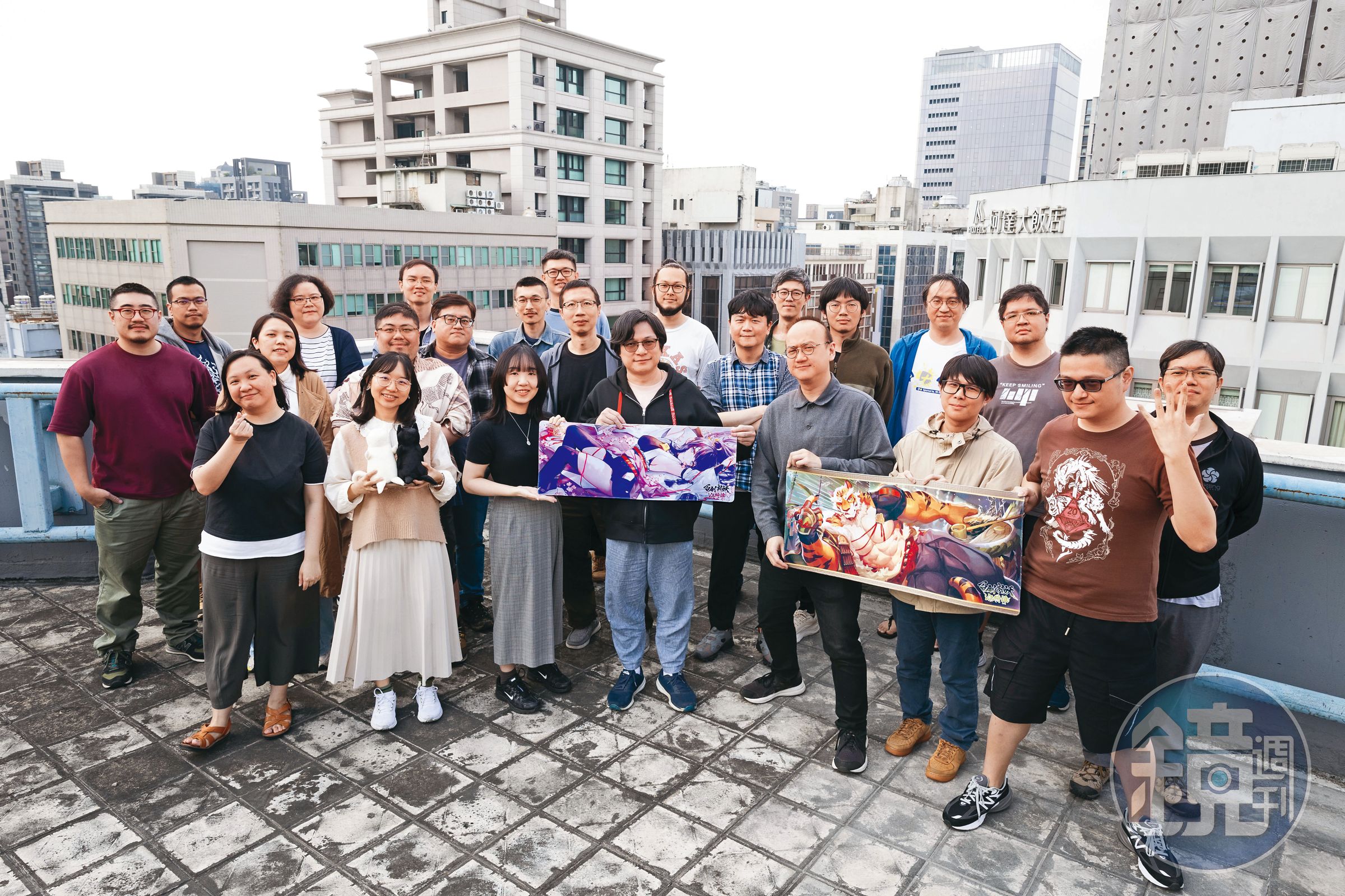 7QUARK成立於2013年,執行長郭秉鈞(前排中)表示《百劍討妖傳綺譚》是團隊首次開發如此大規模的動作遊戲。