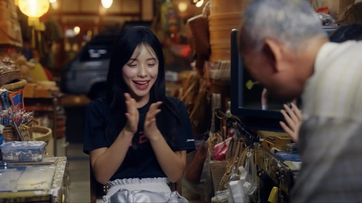 跨年形象影片特別邀請啦啦隊女神李多慧跨界助陣。（北市觀傳局提供）