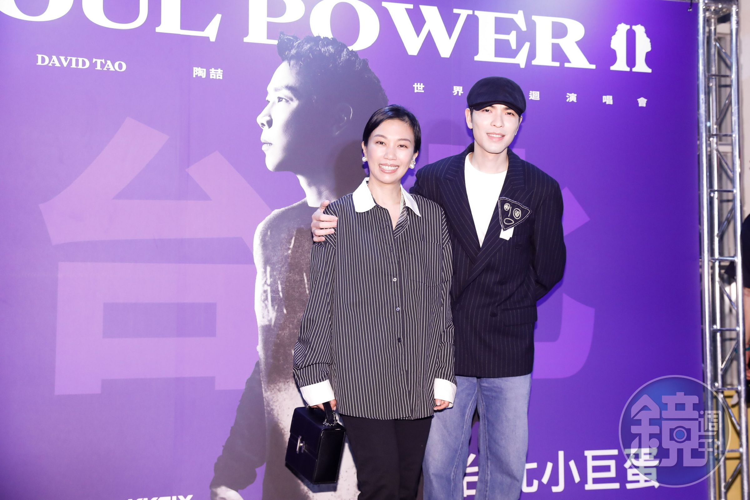 蕭敬騰與老婆Summer攜手看演唱會。