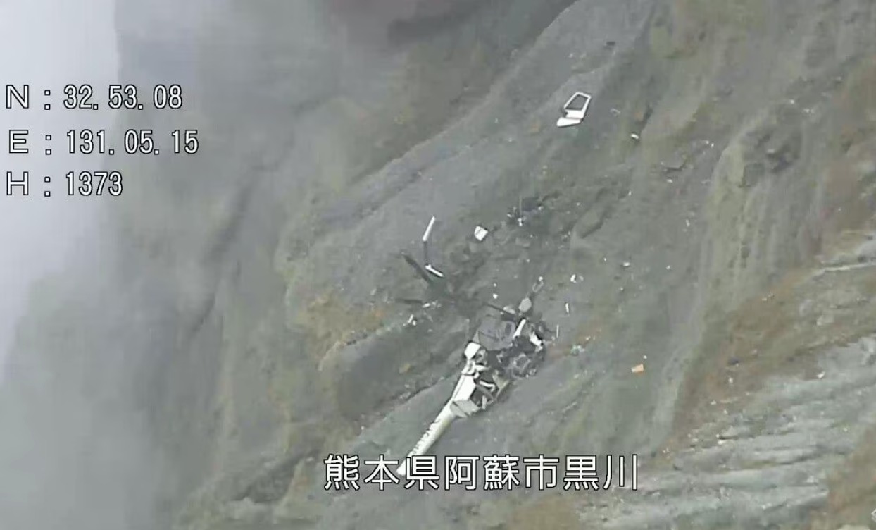 阿蘇直升機墜毀2台人生死不明！熊本縣知事承諾1事　專家揭「資深40年駕駛失事原因」