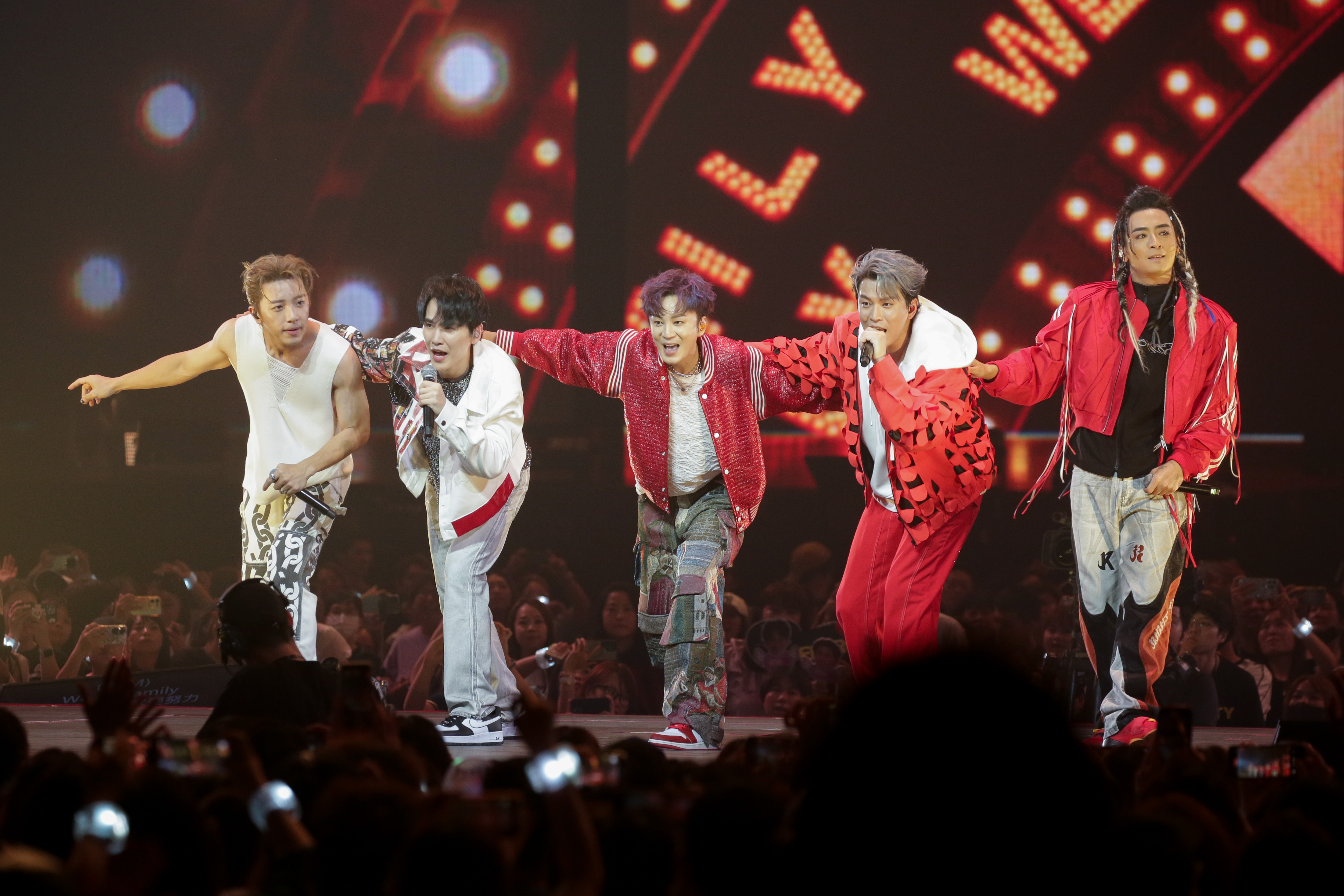 Energy在台北小巨蛋舉辦《一觸即發》演唱會。