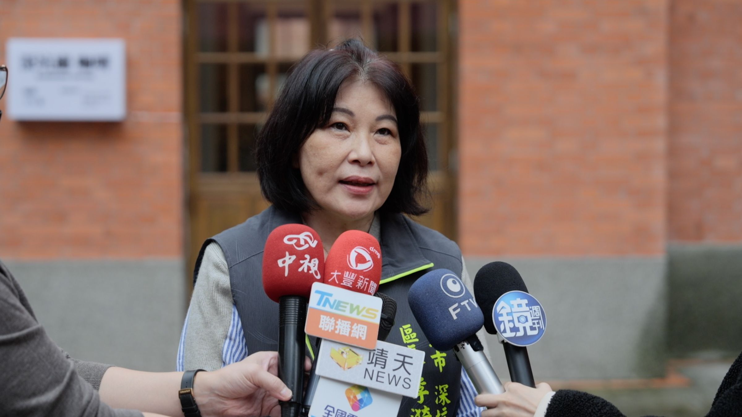 新北市深坑區區長李漪萍表示,改造的深坑廳在112年12月啟用後,目前內部有咖啡廳團隊在經營,未來在藝文活動與展演空間上,將是政府、區公所、商圈共同努力的目標。