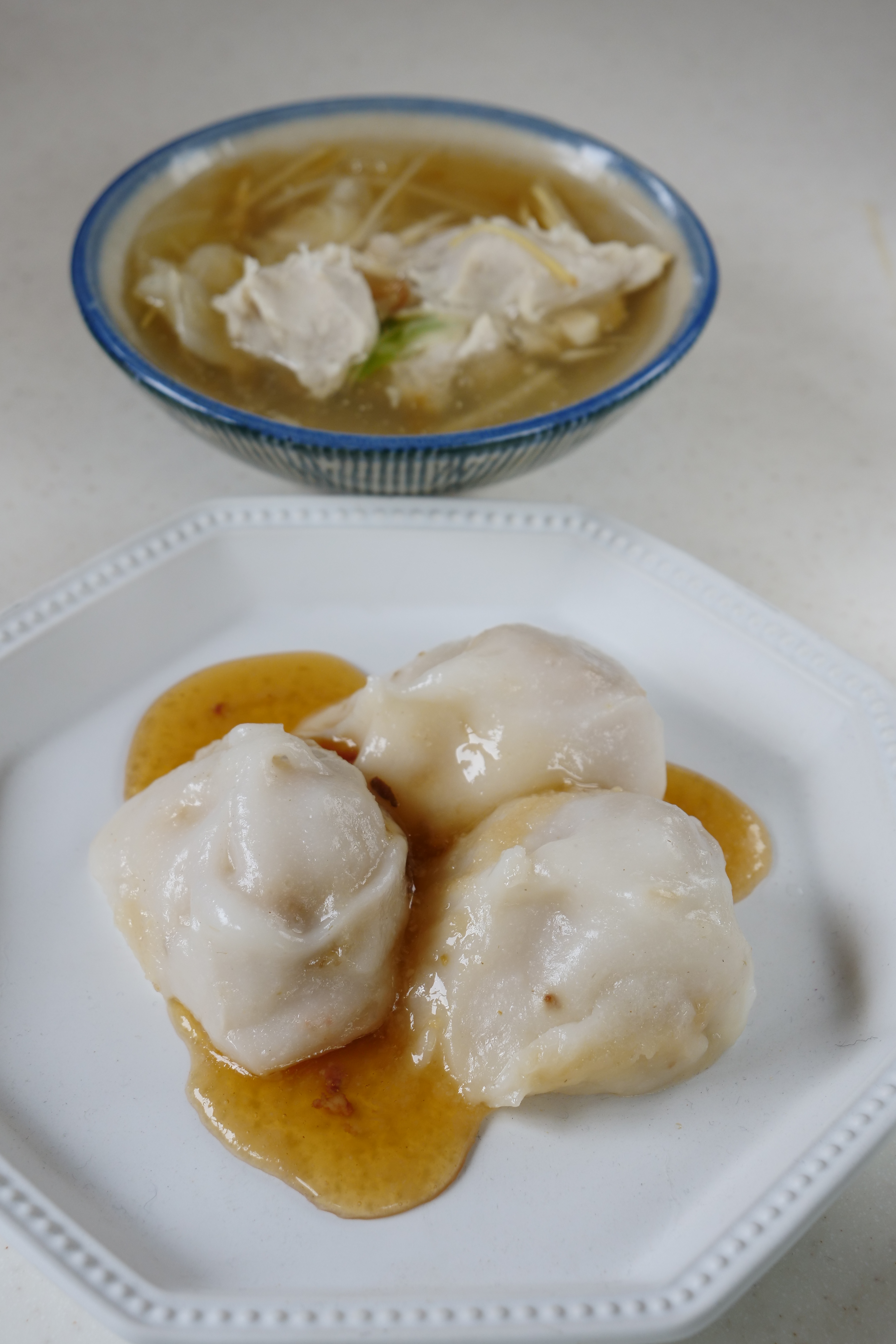 身為正港台南赤崁樓之子，余院長大推台南小吃蝦仁肉圓，「我對炸的肉圓很有意見！」（鏡週刊提供）