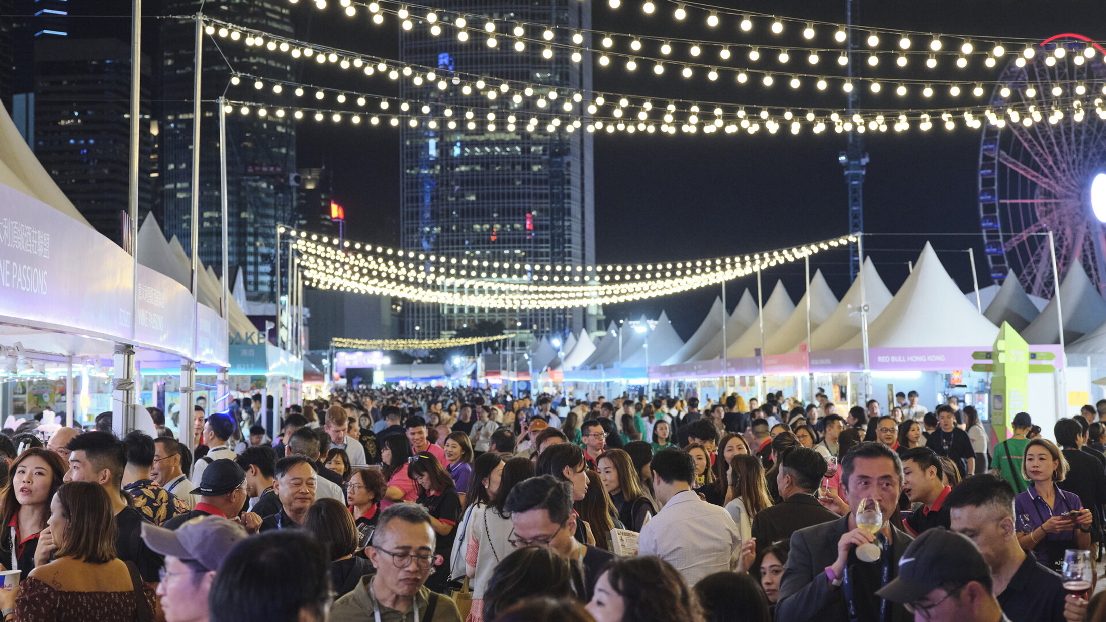 2024香港美酒佳餚巡禮將從週四、五下午4點，以及週末中午開始，一直營業至晚間11點。（香港旅遊發展局提供）