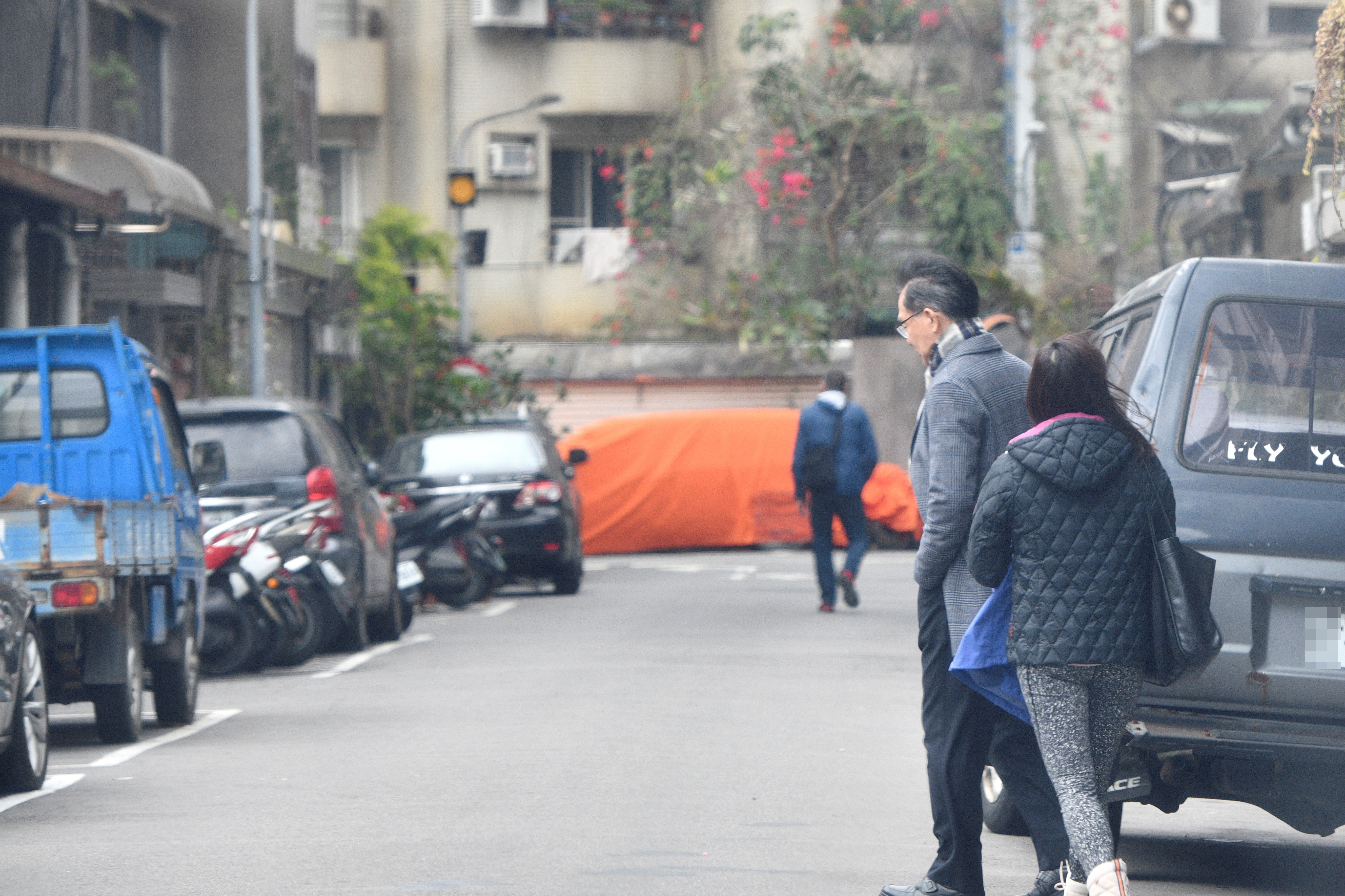 上月17日中午12點15分，陳鴻震與高女一起出門，離開高女家去吃午餐。