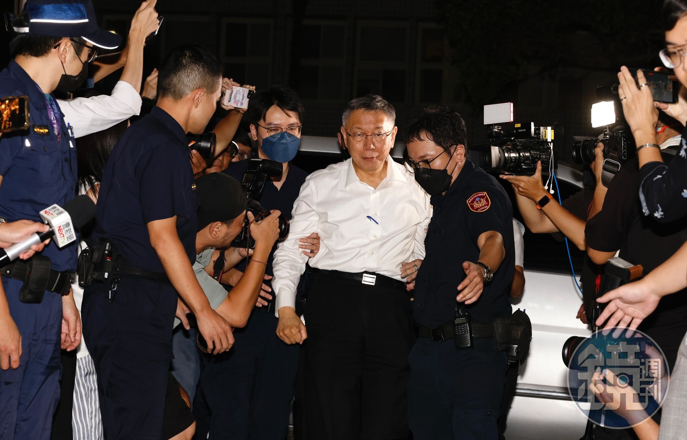 民眾黨黨主席柯文哲因涉入京華城弊案,遭台北地檢署以收賄罪及圖利罪涉嫌重大且有湮滅證據或勾串共犯或證人之虞,向台北地院聲請羈押禁見。(本刊資料照)