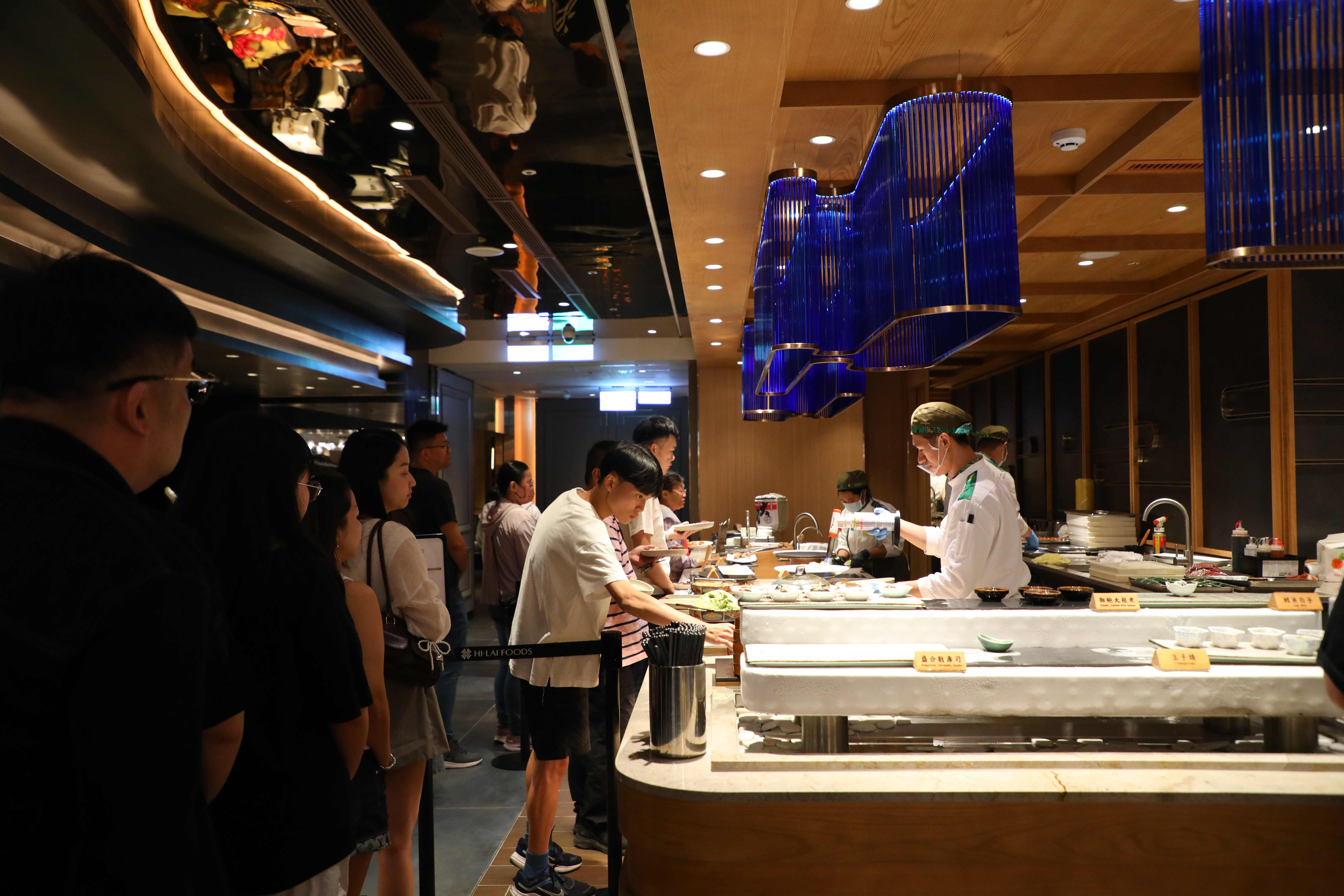 日本料理區「盛」是不少人入場後的排隊首選。