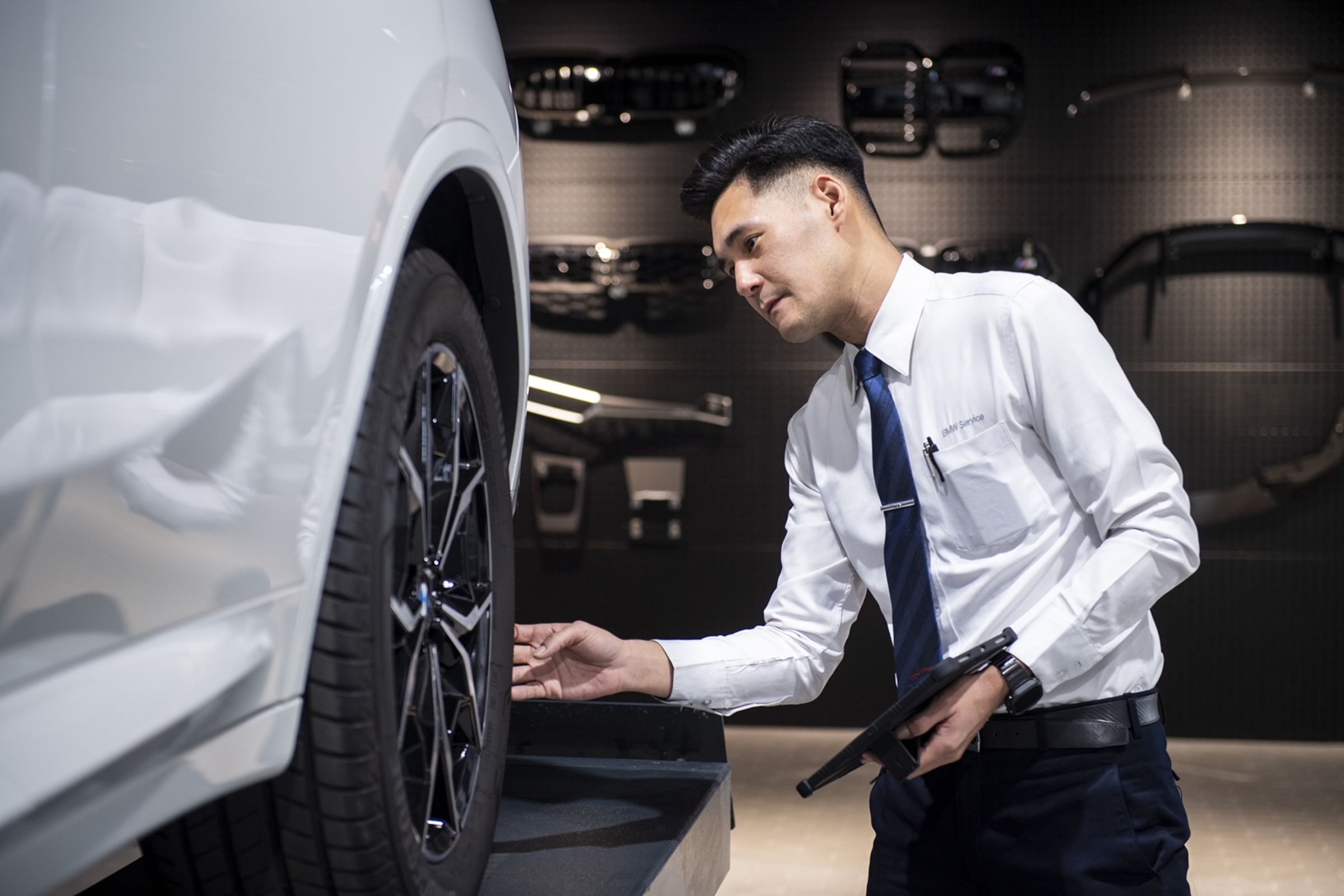 隨著彰化昌一全功能展示暨服務中心率先完工，BMW 預計於2026年攜手經銷商，在全台打造全新世代Retail.Next展間，同時台北汎德士科全功能展示暨服務中心、台中汎德北全功能展示暨服務中心與台南永華全功能展示暨服務中心也將陸續落成
