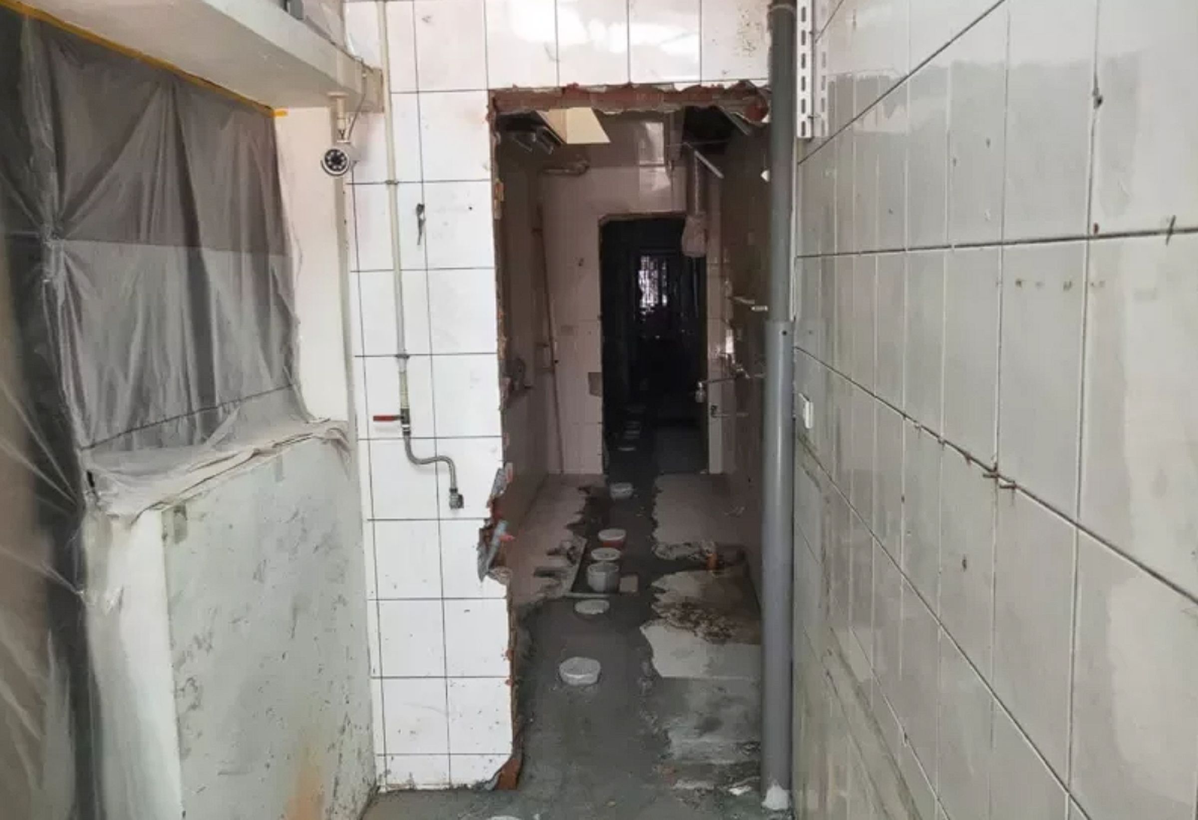 台中一名男子因家中違建需配合污水下水道工程拆除，不滿致電1999揚言對市長不利。（翻攝畫面）