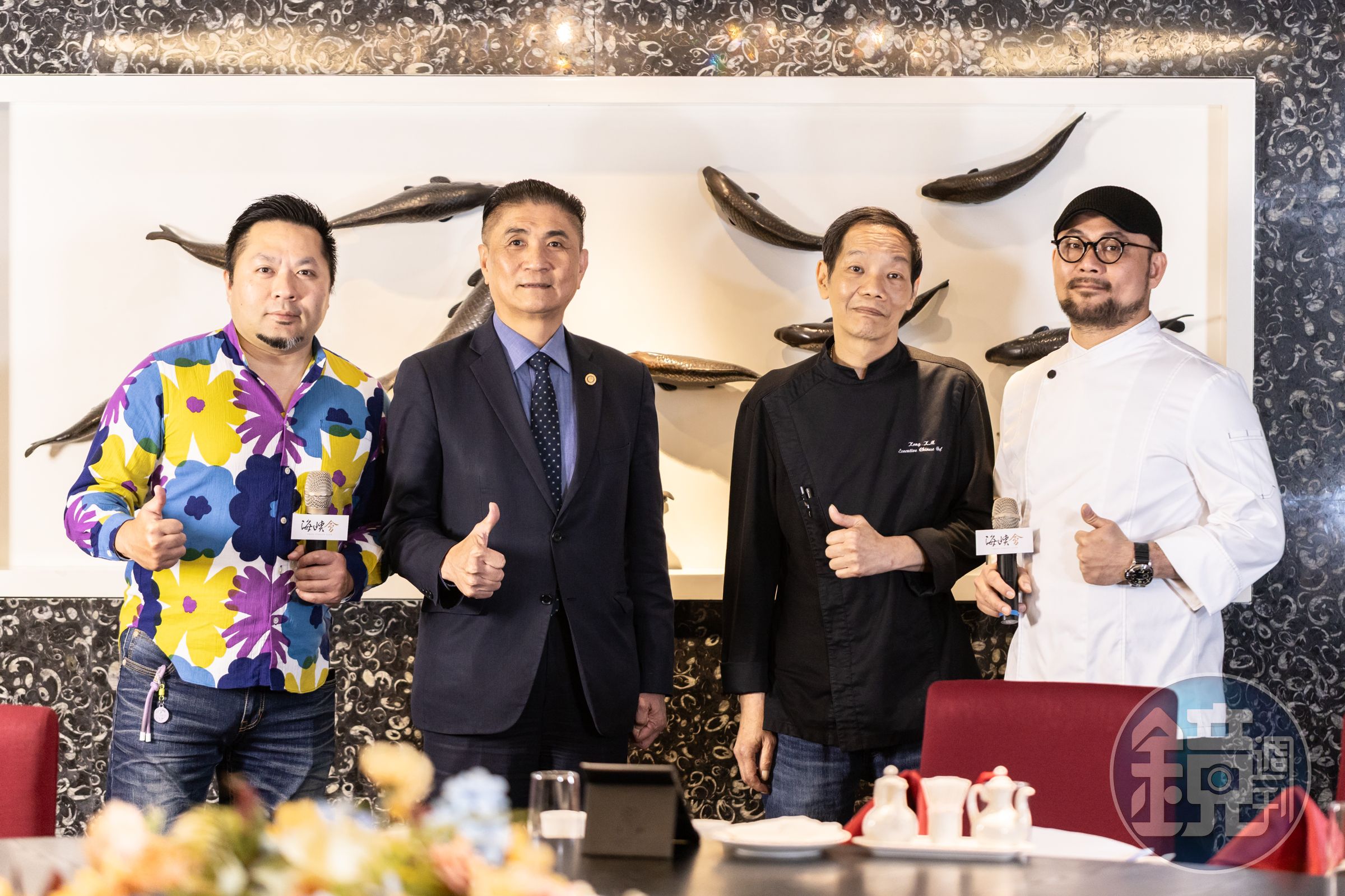 海峽會去年交棒給御嵿國際主導經營，（右起）廚藝總監方永銘、粵菜名廚鄺啟明、御嵿國際副董事長暨海峽會董事李日東、海峽會執行長林奕寬。