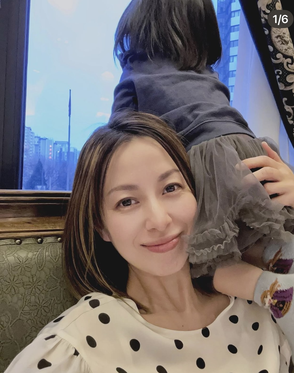 日星井上朋子曾被製片裸身穿紅內褲嚇死。(翻攝自井上朋子IG)