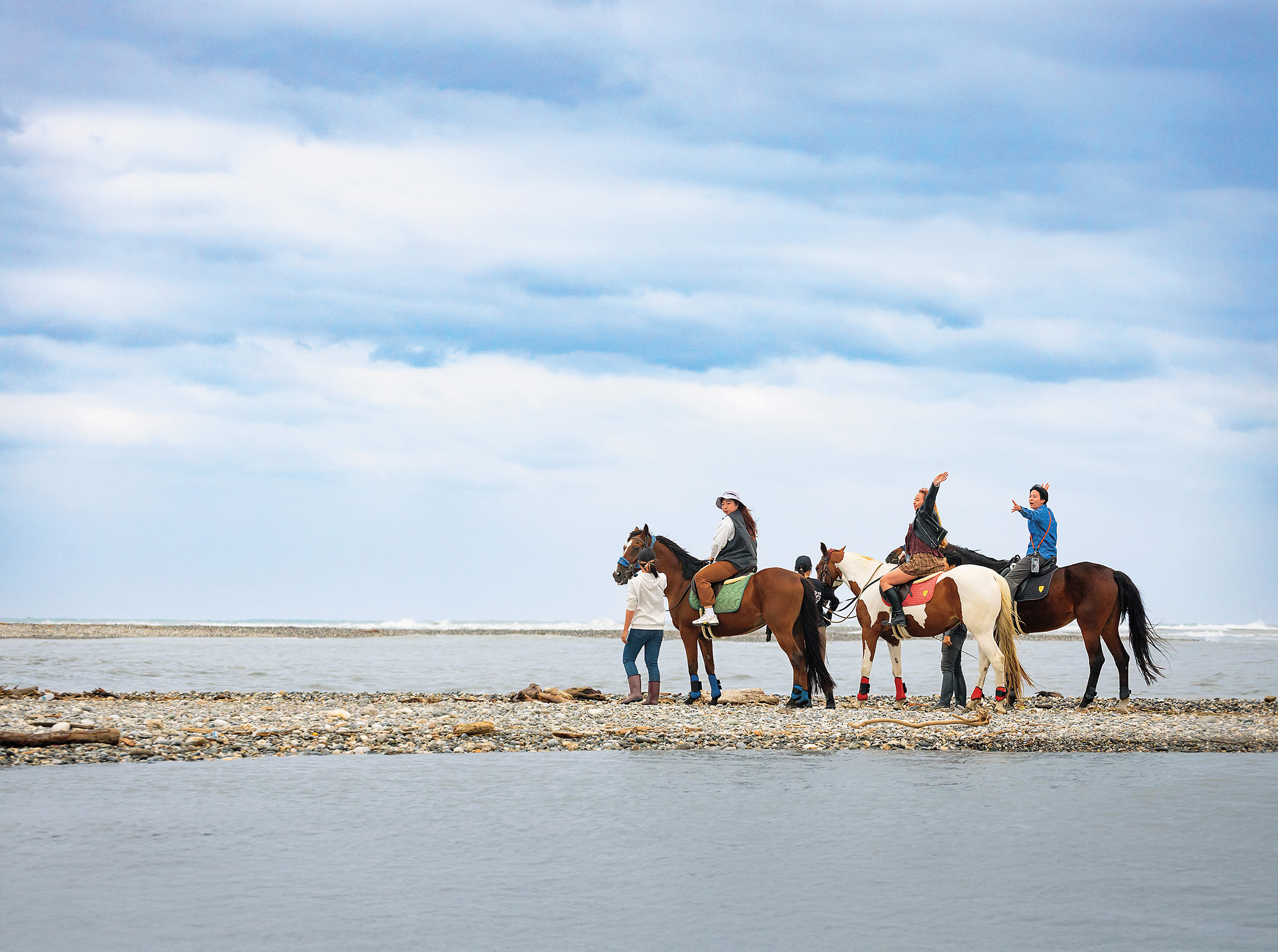 跟著花蓮野生活到海邊野騎，可以從馬背上發現不一樣的花蓮景色。