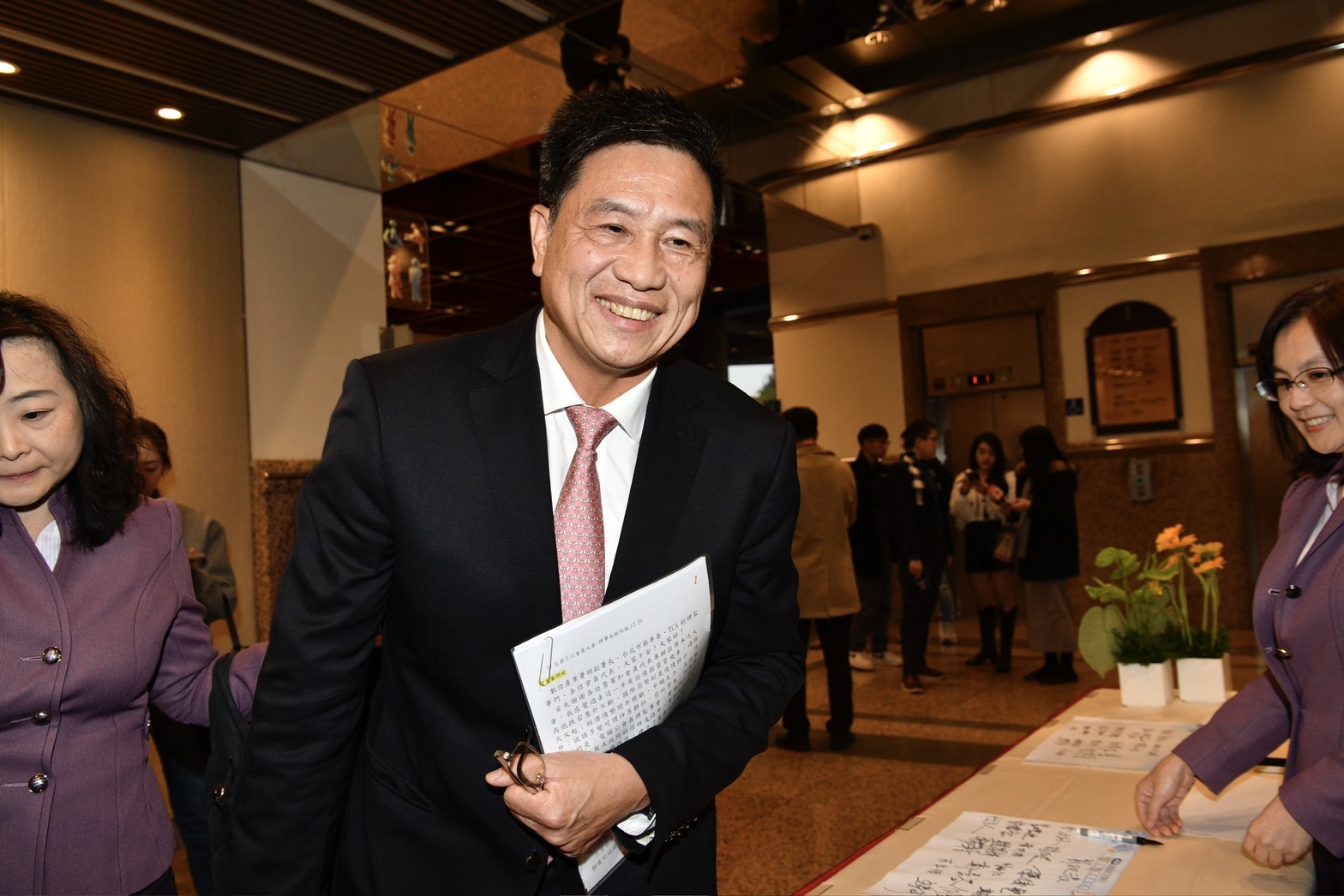 友達持續調整產能，彭双浪預告明年面板業會溫和成長。