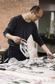 鄔建安畢業於中國大陸的中央美術學院實驗藝術系，作品跨越各種風格與媒材。（翻攝網路）