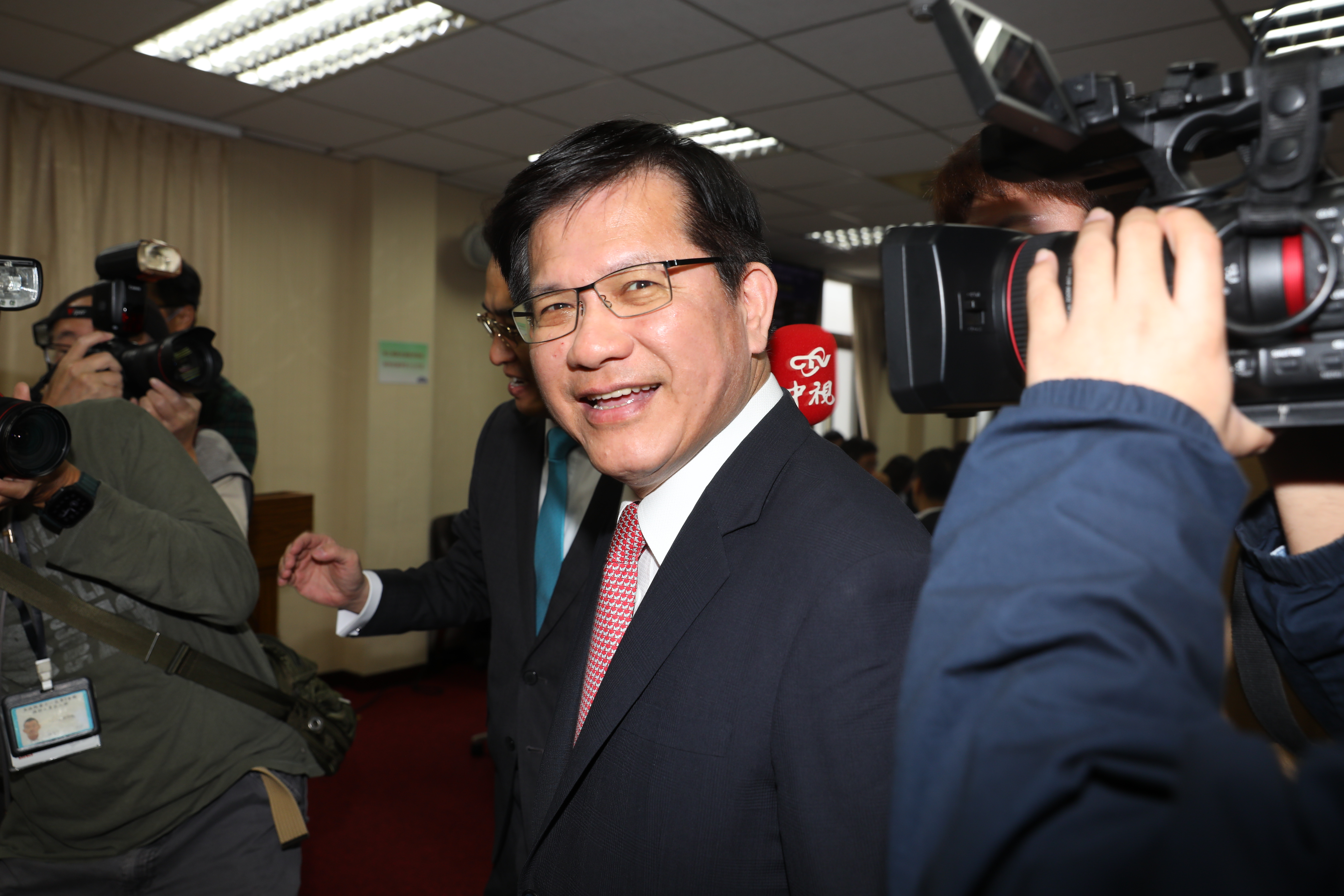 外交部長林佳龍今赴立法院備詢，提到川普當選美國總統，強調「讓美國再次偉大，不能沒有台灣」。