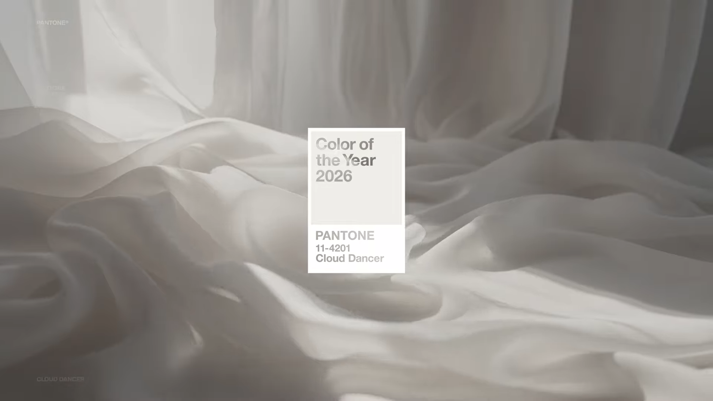 Pantone 表示，「雲朵舞者」是一種在冷暖之間取得平衡的白色，象徵重新開始與內在平靜。（翻攝自YouTube/Pantone）