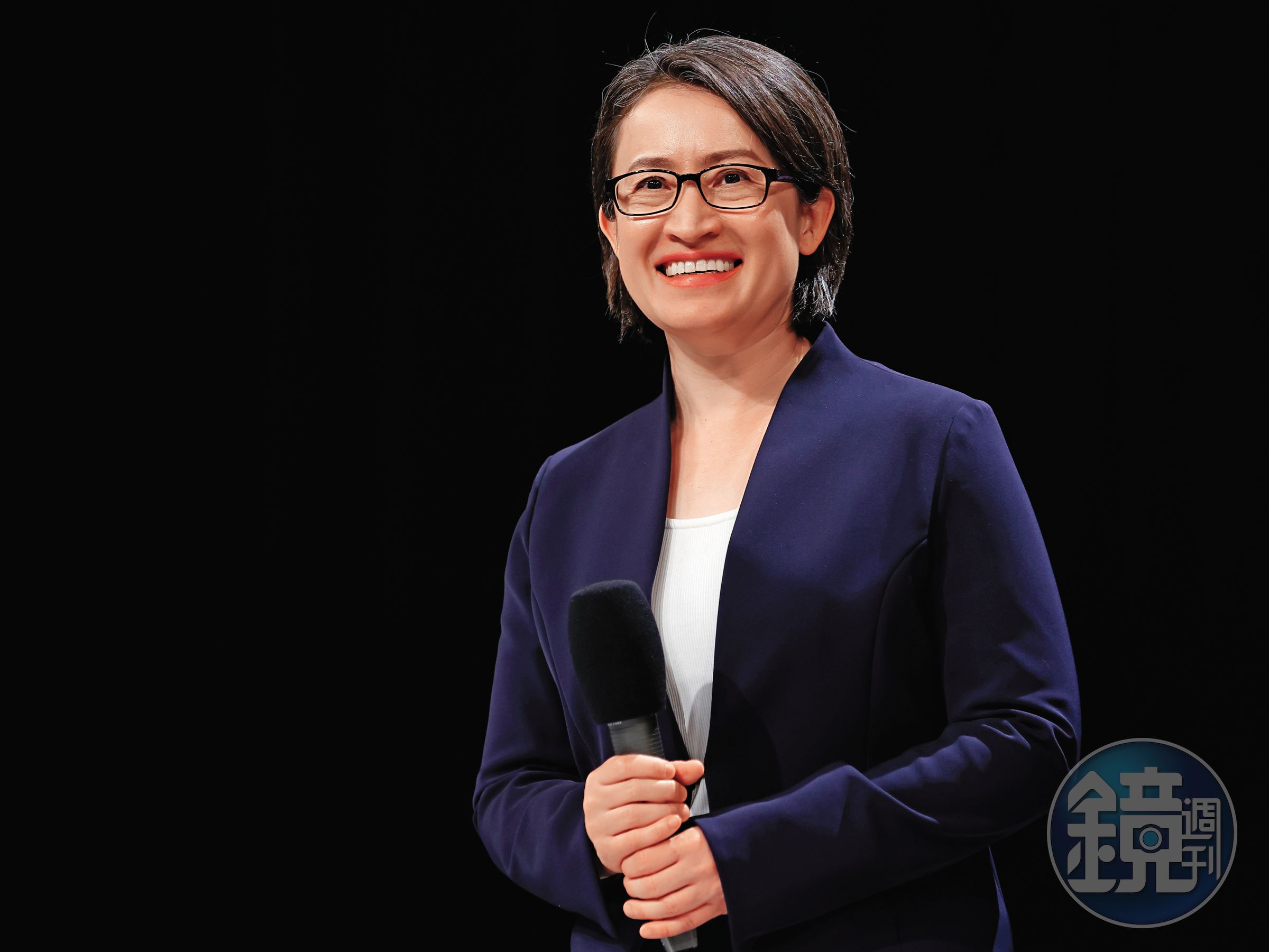 蕭美琴發表演說的風格沉穩誠懇，展露她從民意代表到外交官的歷練與自信。